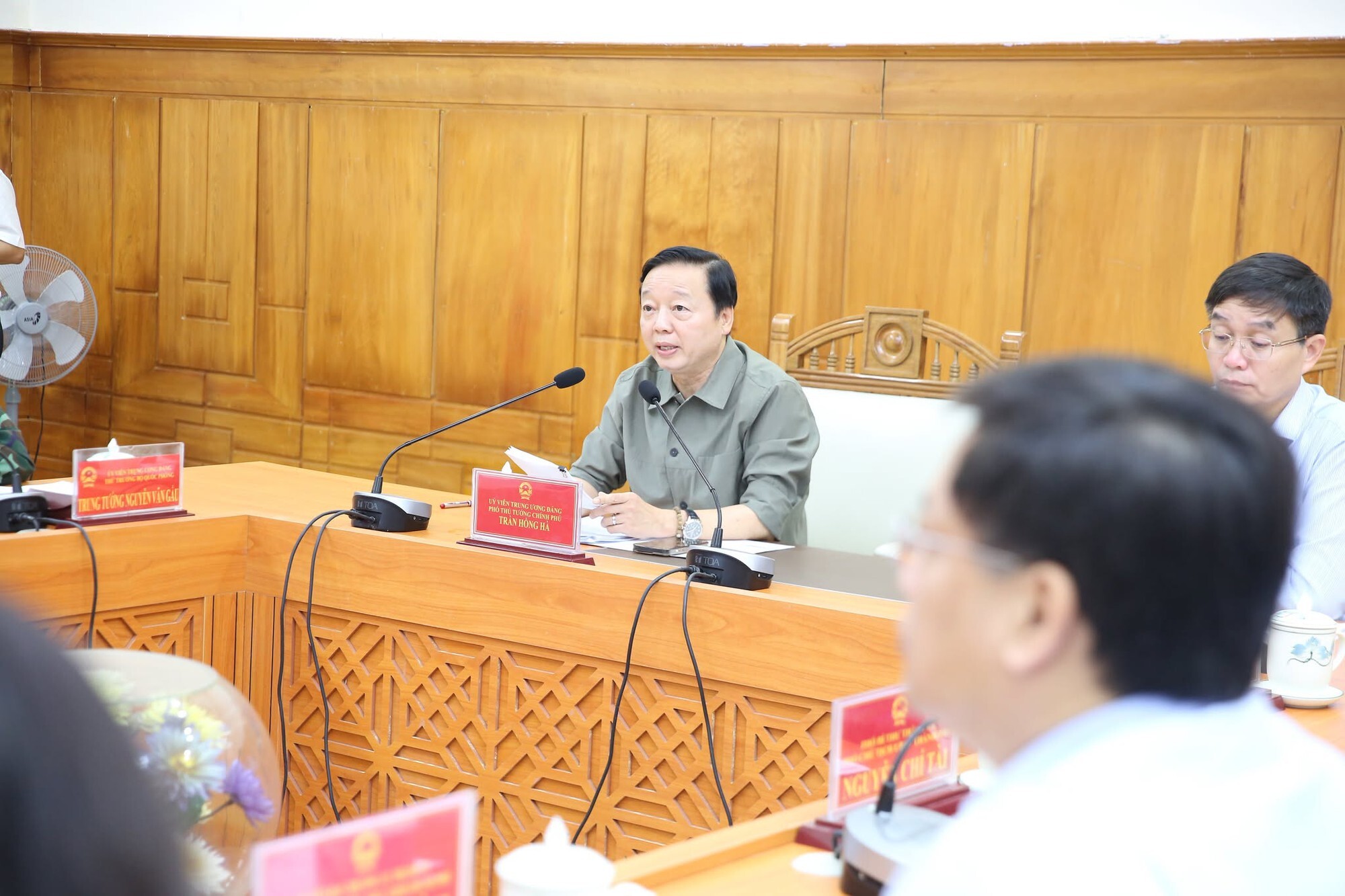 Phó Thủ tướng Trần Hồng Hà dự họp từ điểm cầu TP Huế. (Ảnh: VGP)