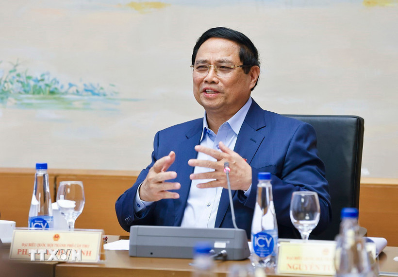 Thủ tướng Phạm Minh Chính, đại biểu Quốc hội thành phố Cần Thơ phát biểu.