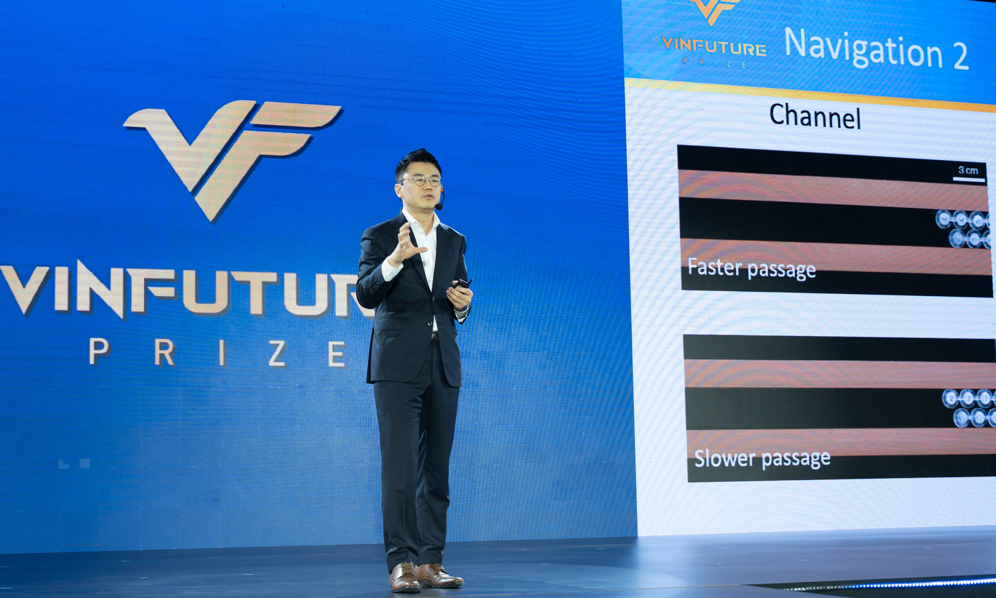 Giáo sư Ho-Young Kim giới thiệu mẫu robot thế hệ mới dựa trên "trí tuệ vật lý tự phát".