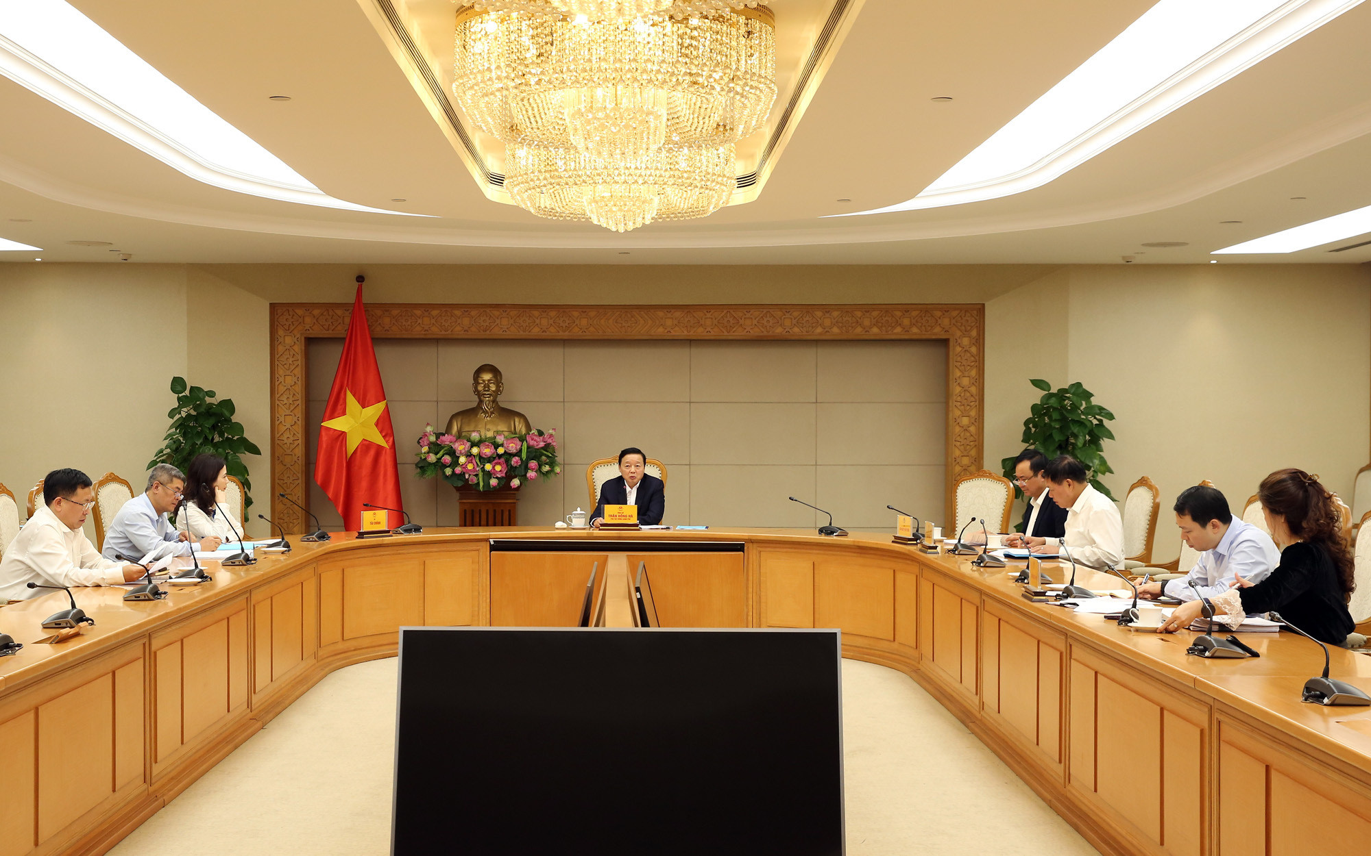 Toàn cảnh cuộc họp.