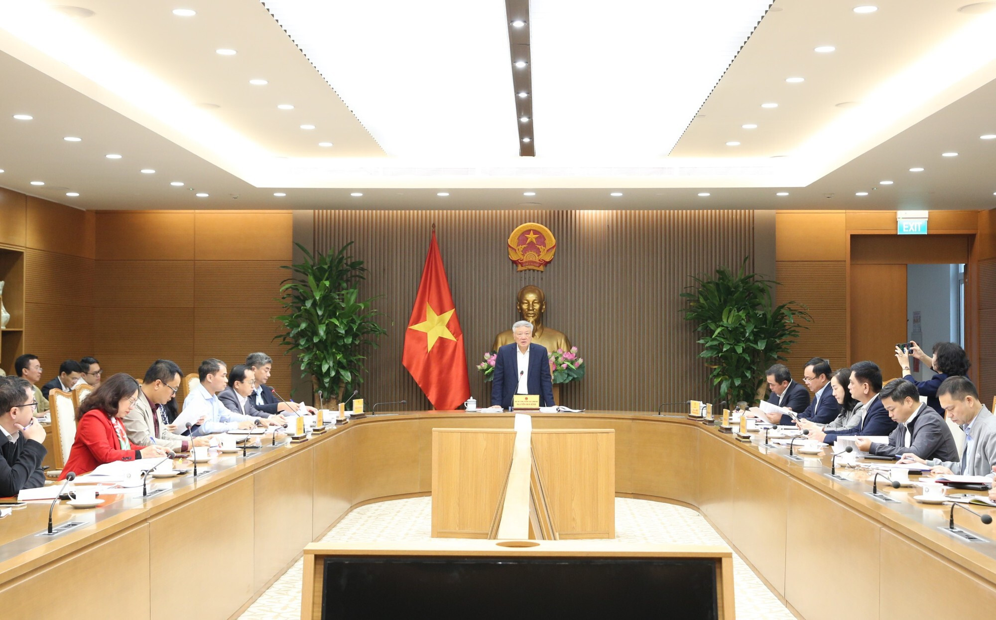 Toàn cảnh cuộc họp.