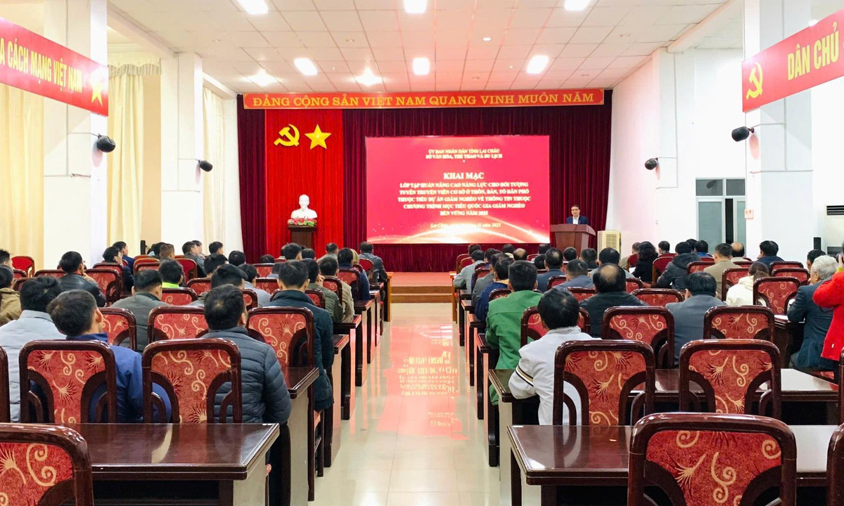 Quang cảnh lớp tập huấn.