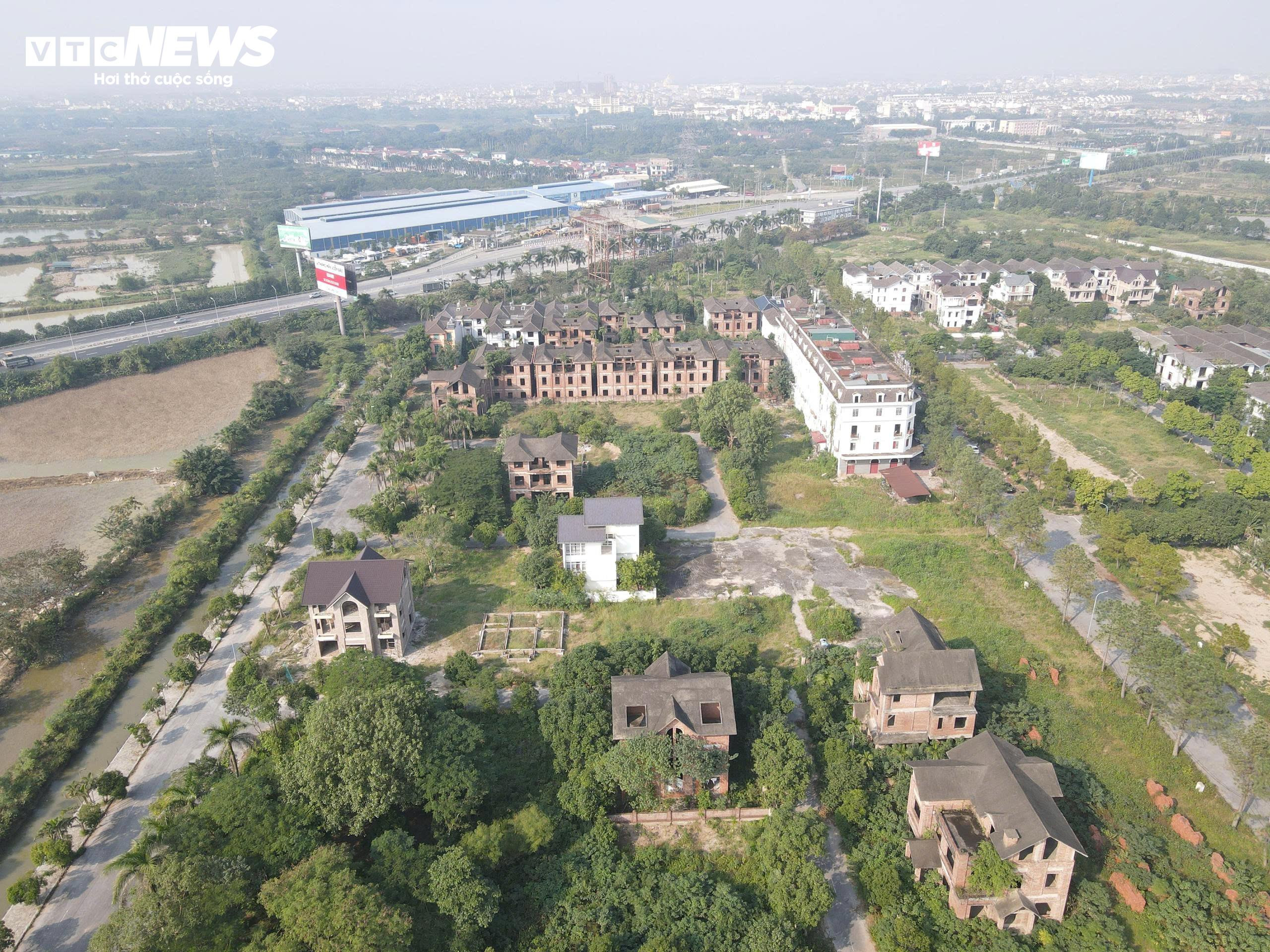 Dự án Khu đô thị Nam Từ Sơn có diện tích quy hoạch 200ha thuộc phường Từ Sơn (trước đây là phường Phù Chẩn, TP Từ Sơn, tỉnh Bắc Ninh). Khu đô thị này do Công ty cổ phần Thiên Đức làm chủ đầu tư, được triển khai từ năm 2004 với mục tiêu tạo ra "một không gian châu Âu trong lòng Hà Nội - Bắc Ninh".