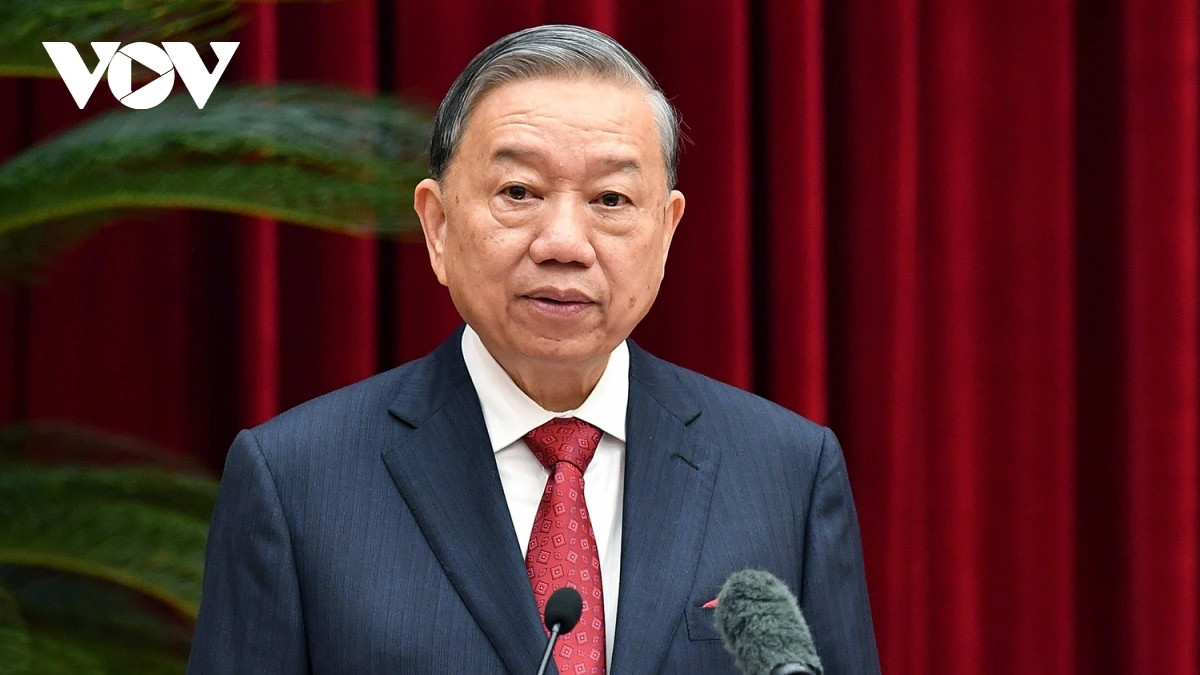 Theo Tổng Bí thư Tô Lâm, 40 năm đổi mới, trong đó có những đóng góp nổi bật của nhiệm kỳ Đại hội XIII, là kết quả của cả một quá trình nỗ lực phấn đấu bền bỉ, liên tục, quyết liệt, là sản phẩm kết tinh của tinh thần, ý chí dân tộc với Đảng, Nhà nước, Nhân dân. Qua đó đã đúc kết được những bài học quý báu mang tầm lý luận cao, có giá trị định hướng thực tiễn cho sự nghiệp cách mạng của dân tộc ta trong kỷ nguyên mới.