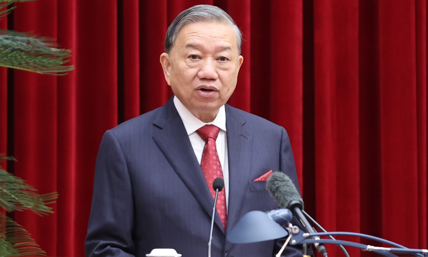 Tổng Bí thư Tô Lâm phát biểu bế mạc Hội nghị lần thứ 15 Ban Chấp hành Trung ương Đảng khóa XIII. (Ảnh: VGP)