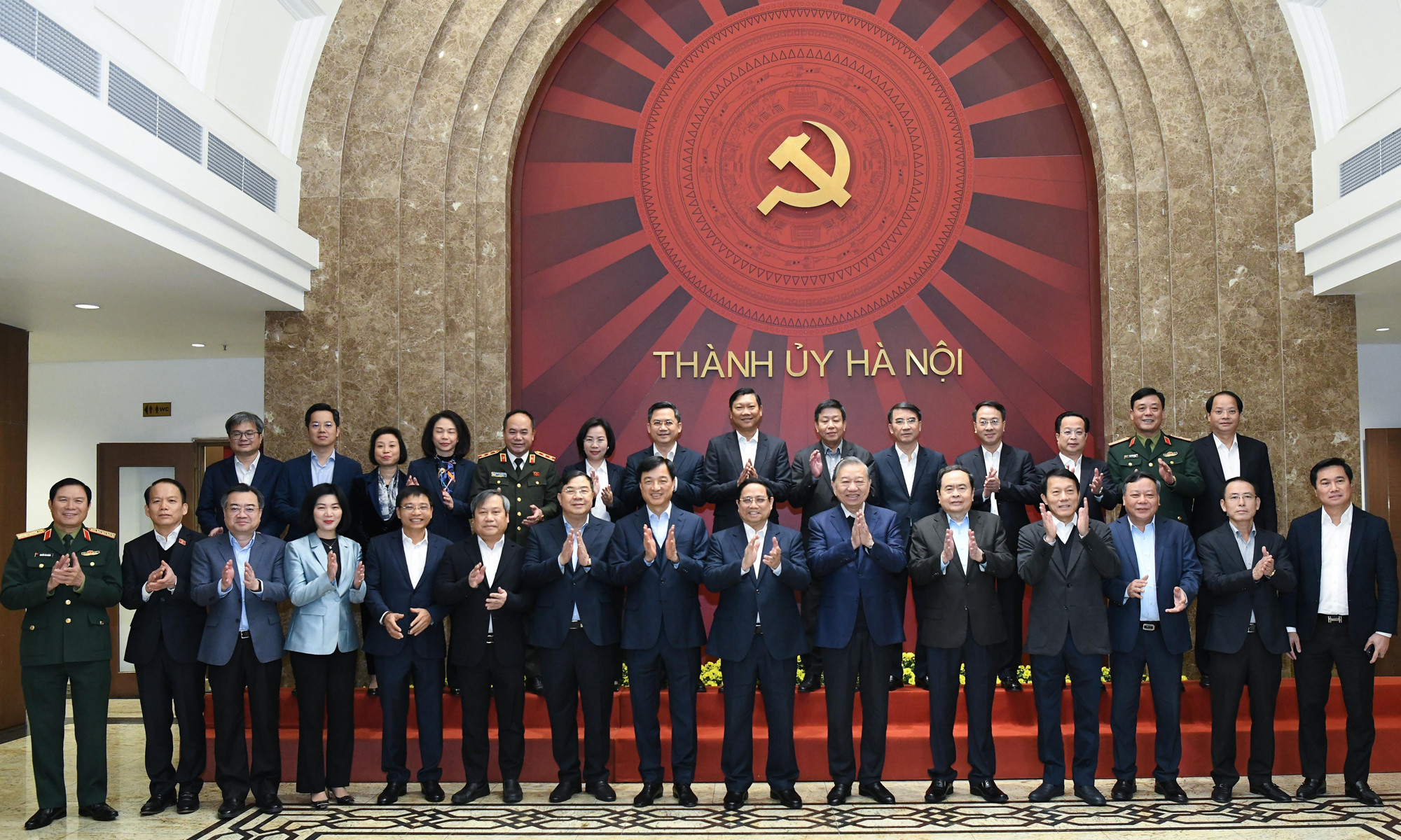 Tổng Bí thư Tô Lâm, Thủ tướng Phạm Minh Chính, Chủ tịch Quốc hội Trần Thanh Mẫn cùng các đại biểu. (Ảnh: Lâm Hiển)