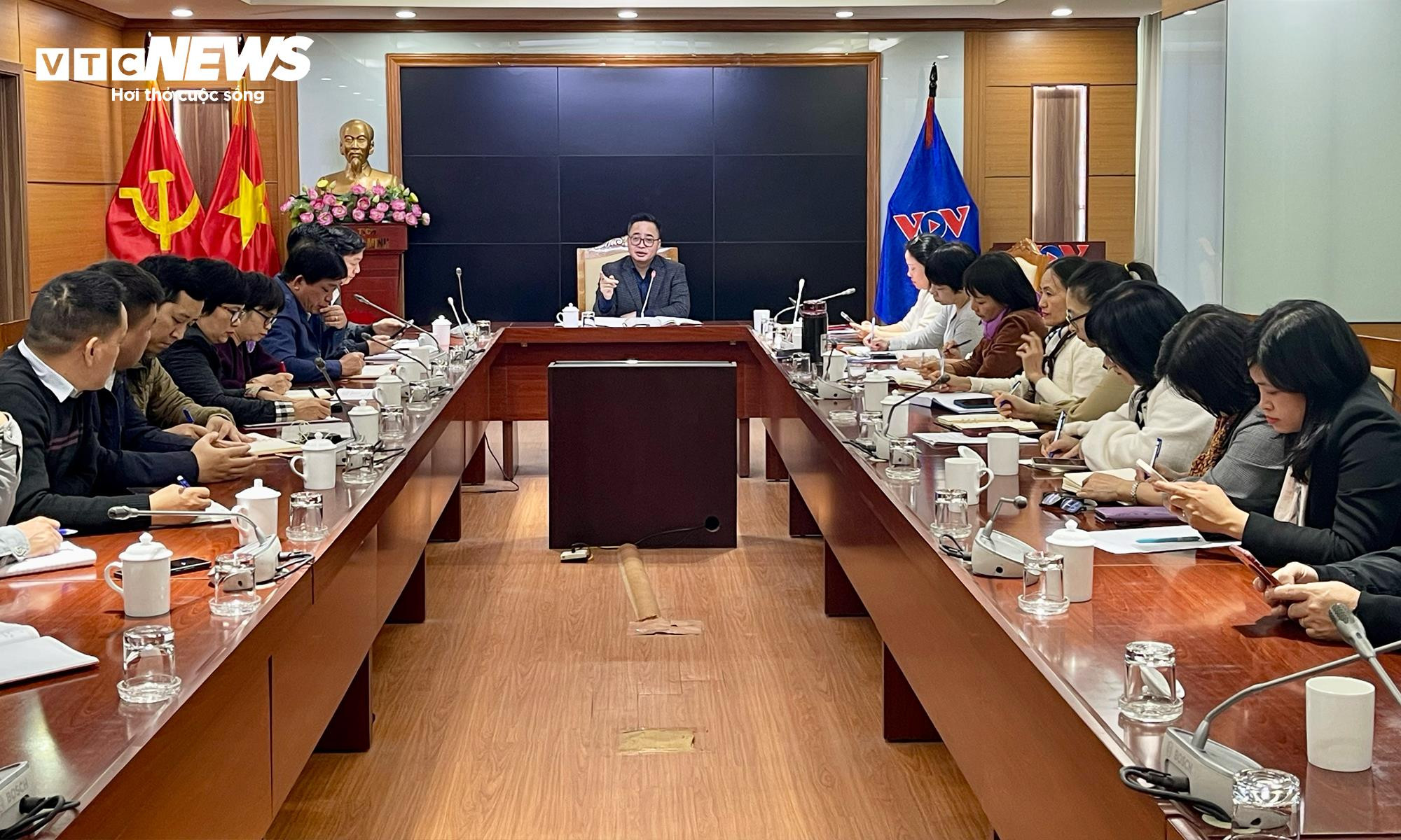 Toàn cảnh cuộc họp.