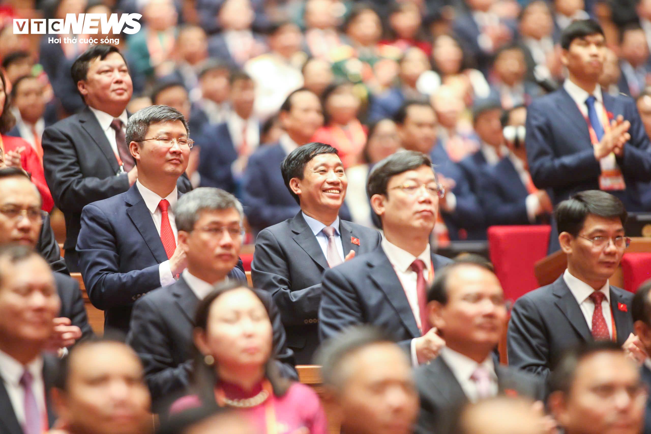 Việc xác định chủ đề Đại hội nêu trên thể hiện sự thống nhất tư tưởng và hành động, củng cố niềm tin, khẳng định bản lĩnh, trí tuệ của Đảng và sức mạnh của toàn dân tộc, tiếp tục khơi dậy khát vọng xây dựng và phát triển đất nước hùng cường, thịnh vượng, sánh vai với các cường quốc năm châu trong kỷ nguyên mới. (Ảnh: Duy Thành)