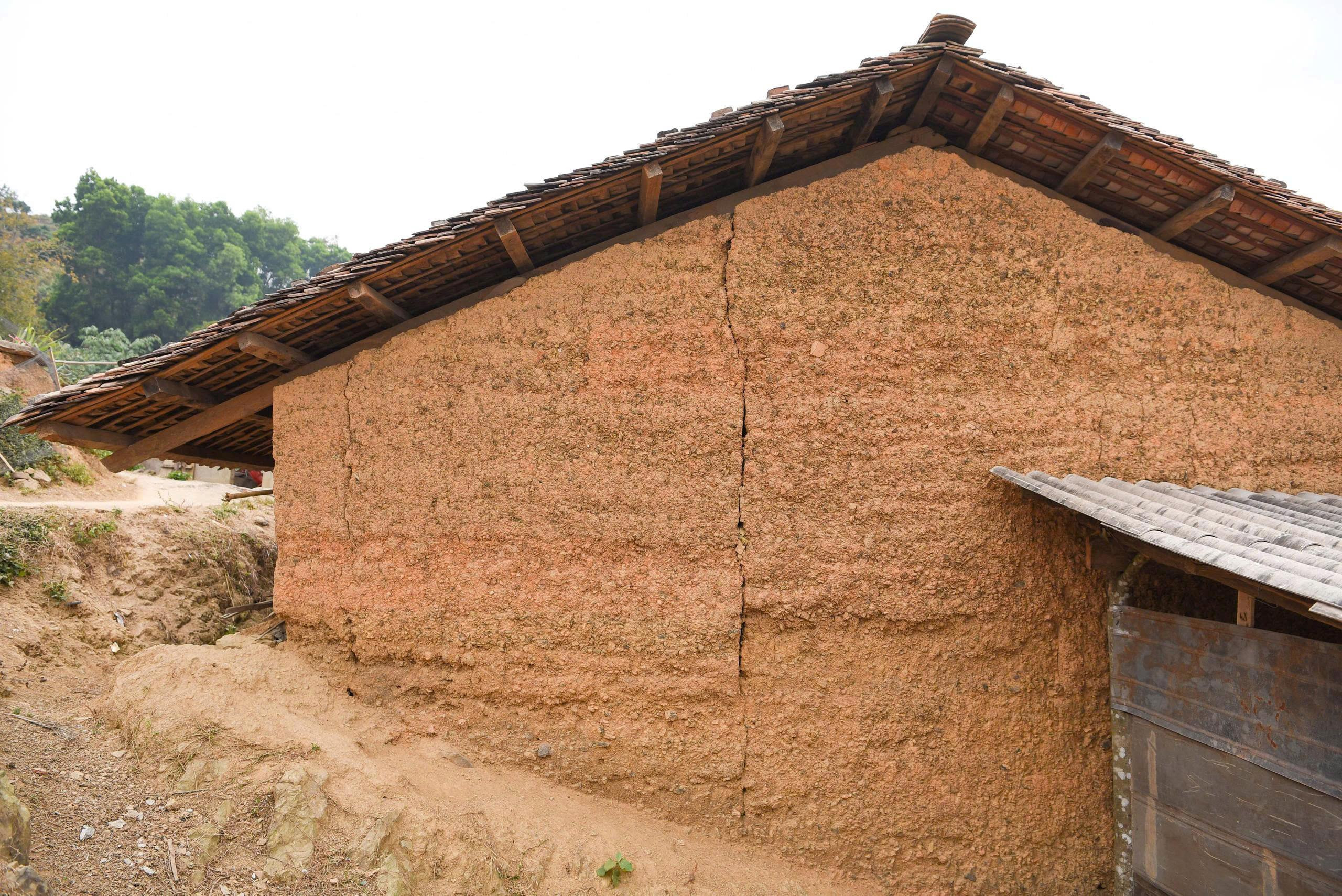 Nét độc đáo trong kiến trúc nhà trình tường của người Nùng ở Bắc Hoa là được làm hoàn toàn từ các nguyên liệu tự nhiên, thiết kế đơn giản.