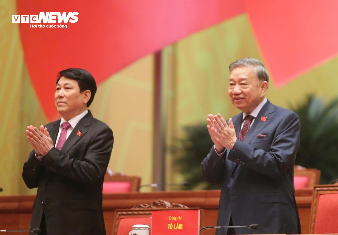 Tổng Bí thư Tô Lâm và Chủ tịch nước Lương Cường tại phiên trù bị Đại hội XIV của Đảng. (Ảnh: Phạm Thành)