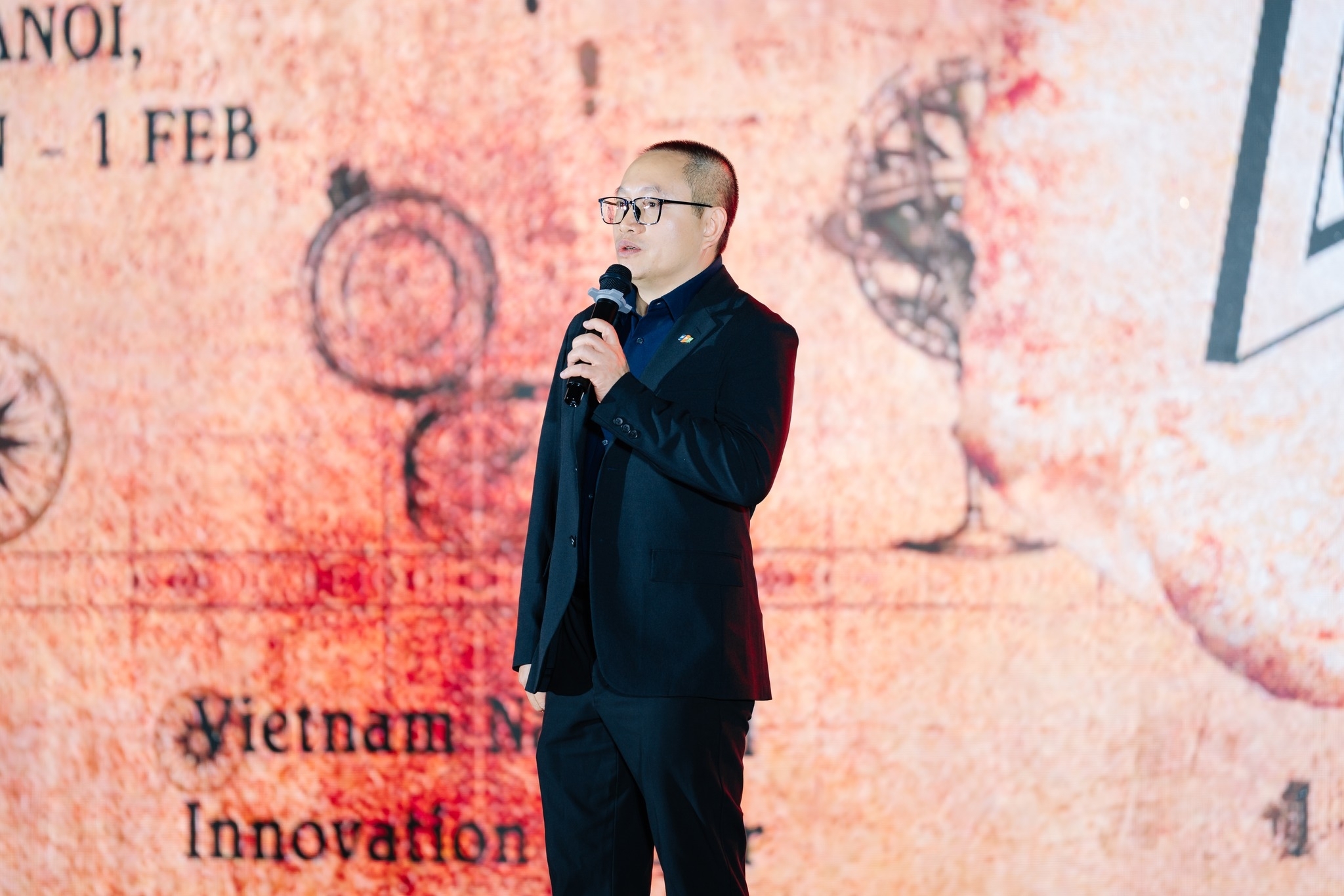 Ông Nguyễn Xuân Phong - Phó Hiệu trưởng Trường Đại học FPT, đơn vị đăng cai tổ chức - phát biểu tại sự kiện.