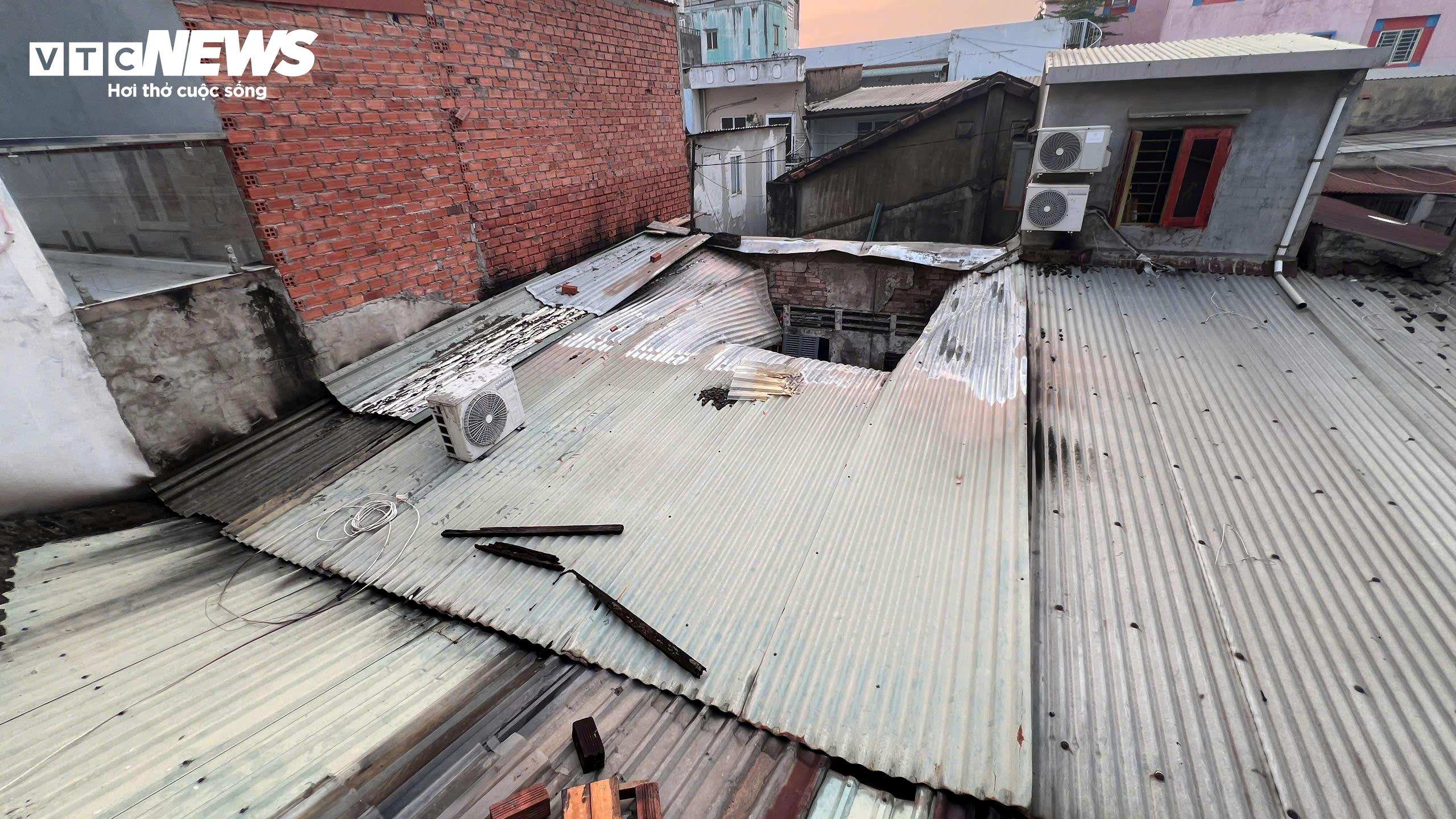 Hiện trường vụ hỏa hoạn làm 3 mẹ con chết thương tâm.