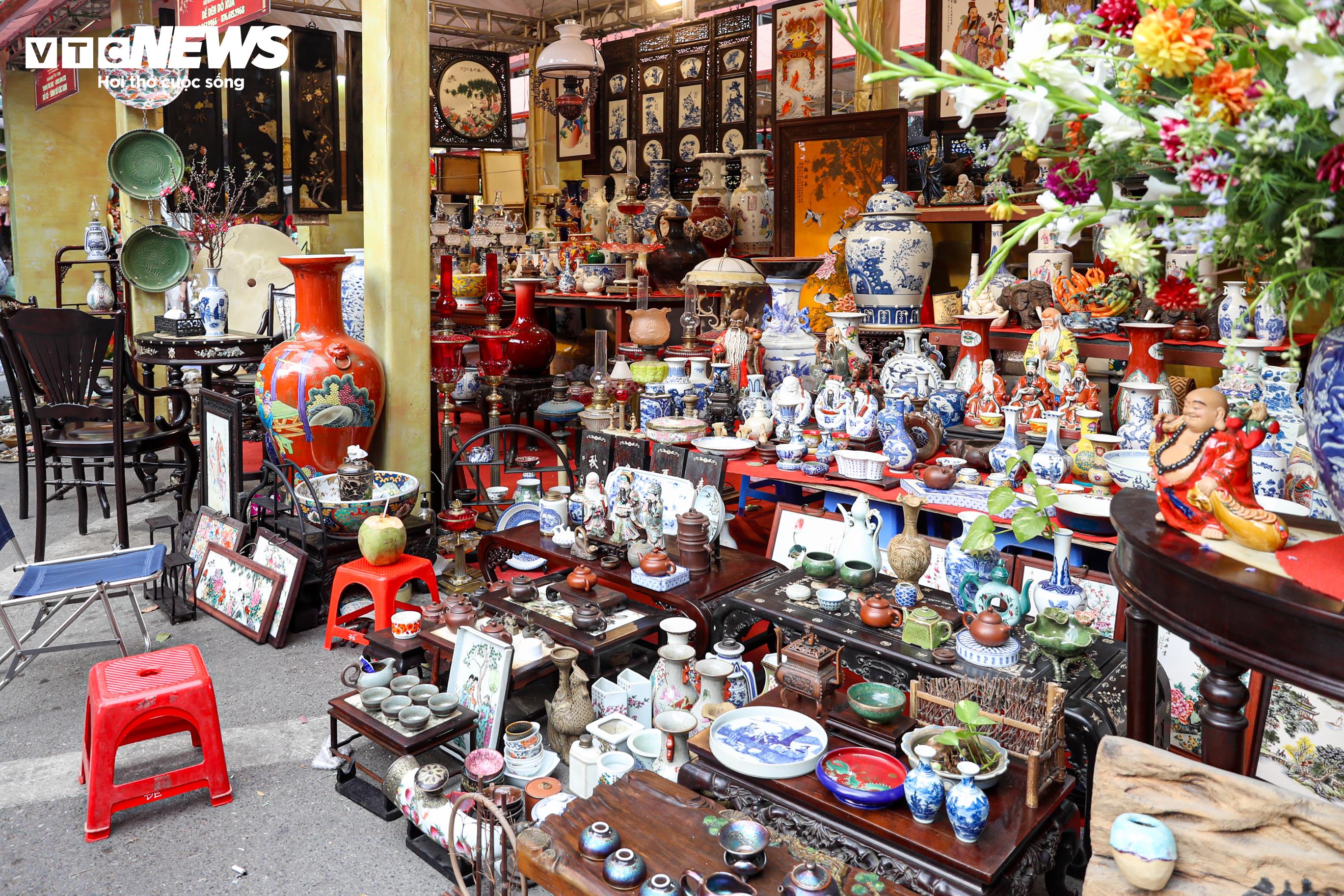 Khám phá phiên chợ lâu đời nhất Hà Nội, mỗi năm mở bán một lần - 6