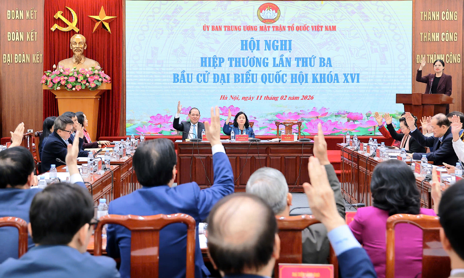 100% đại biểu tham dự hội nghị thống nhất cao lập danh sách của 217 người của các cơ quan, tổ chức ở Trung ương đủ tiêu chuẩn để ứng cử đại biểu Quốc hội khóa XVI.