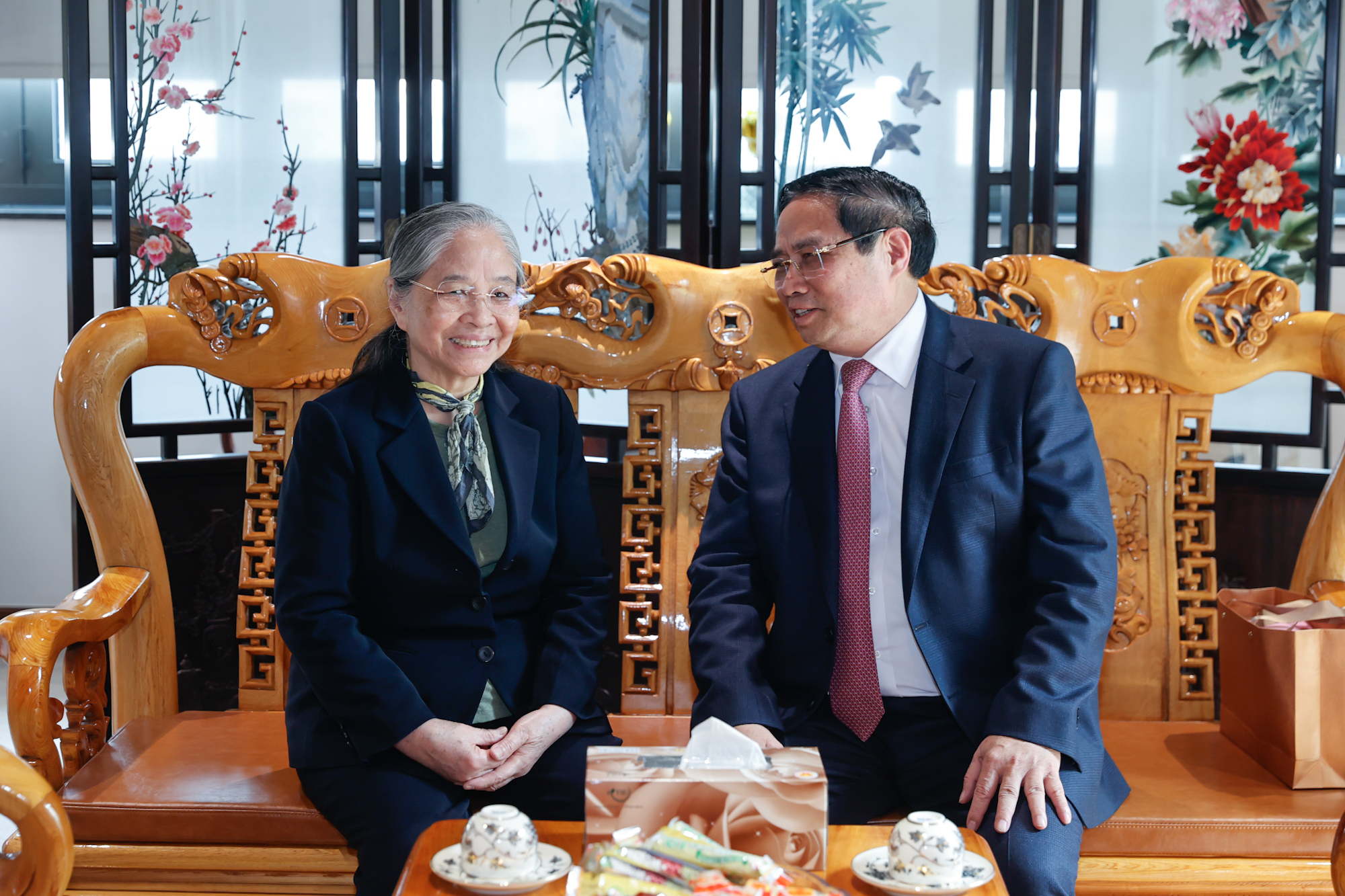 Thủ tướng Phạm Minh Chính thăm, chúc Tết gia đình cố Tổng Bí thư Nguyễn Phú Trọng. (Ảnh: VGP)