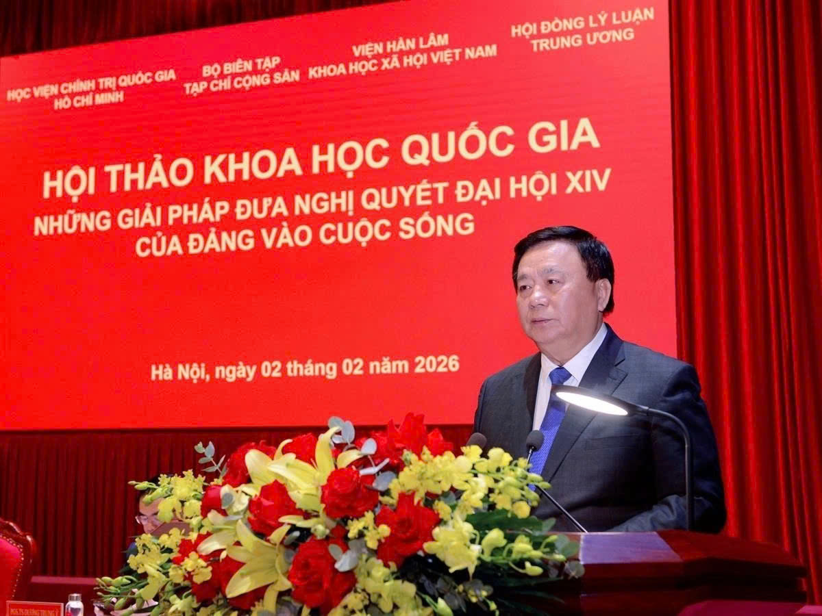 GS.TS Nguyễn Xuân Thắng phát biểu tại hội thảo.