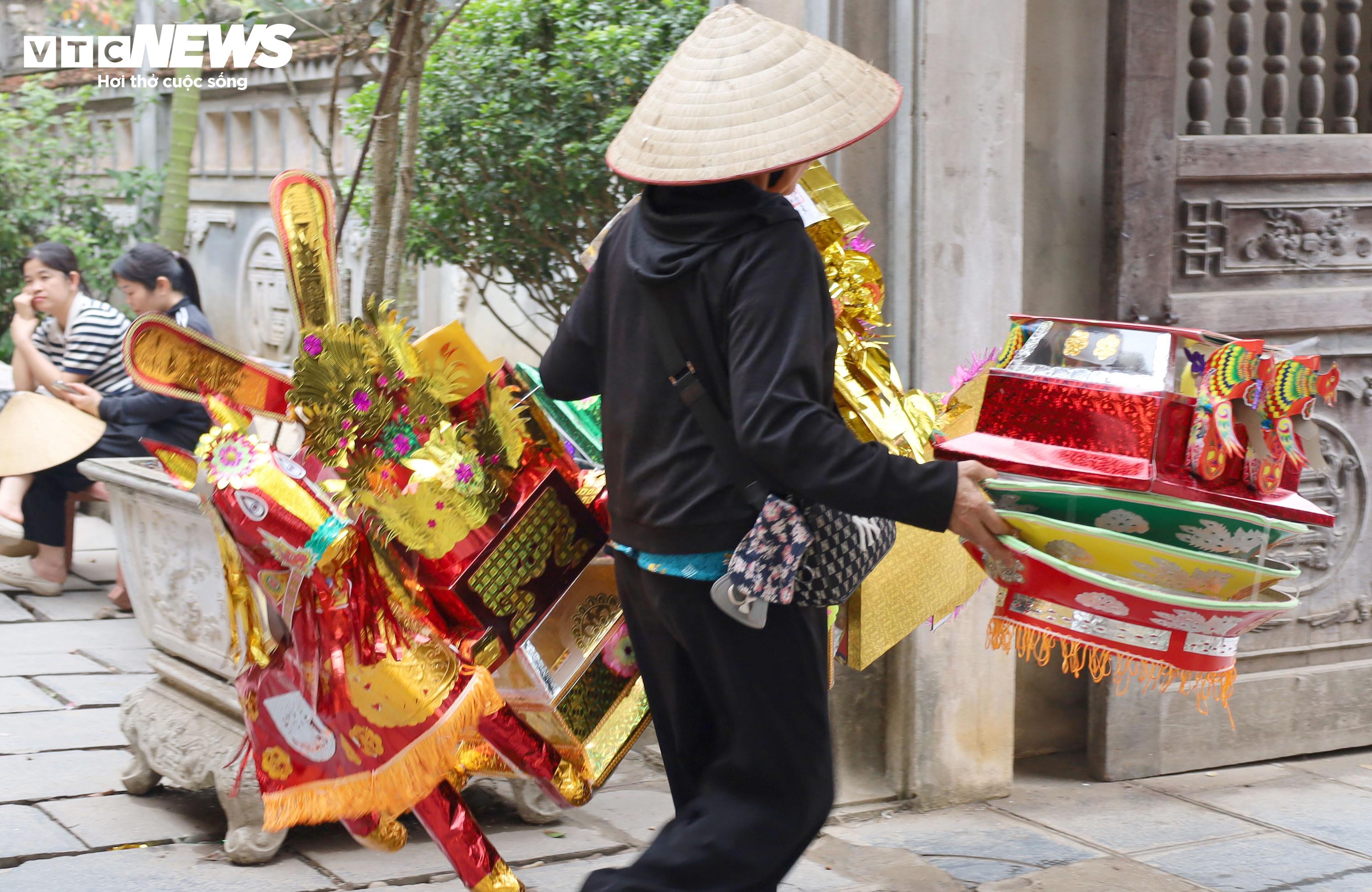 Ngột ngạt khói lửa, quá tải vàng mã ở lễ hội Côn Sơn - Kiếp Bạc - 19