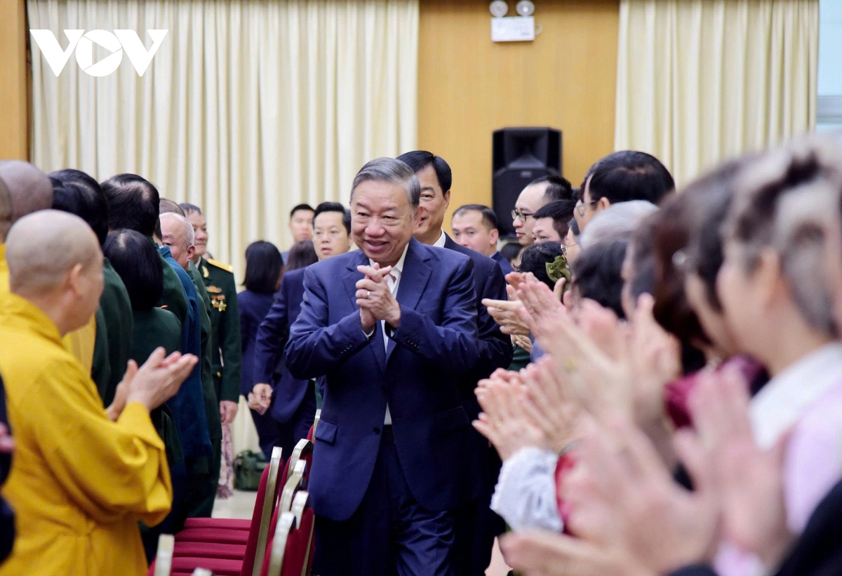 Tổng Bí thư Tô Lâm cùng các đại biểu Quốc hội đơn vị bầu cử số 1, Đoàn đại biểu Quốc hội Thành phố Hà Nội tới dự hội nghị tiếp xúc cử tri với người ứng cử đại biểu Quốc hội khoá XVI nhiệm kỳ 2026-2031.