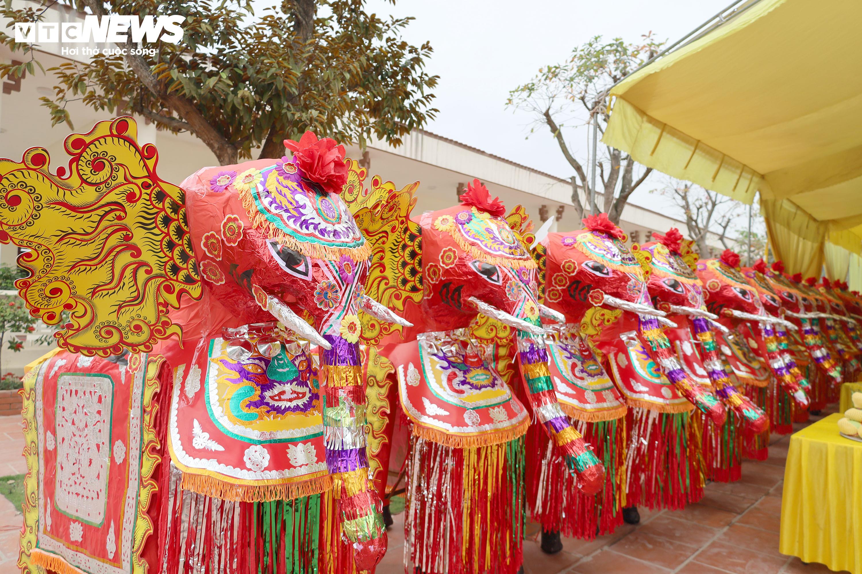 Ngột ngạt khói lửa, quá tải vàng mã ở lễ hội Côn Sơn - Kiếp Bạc - 5