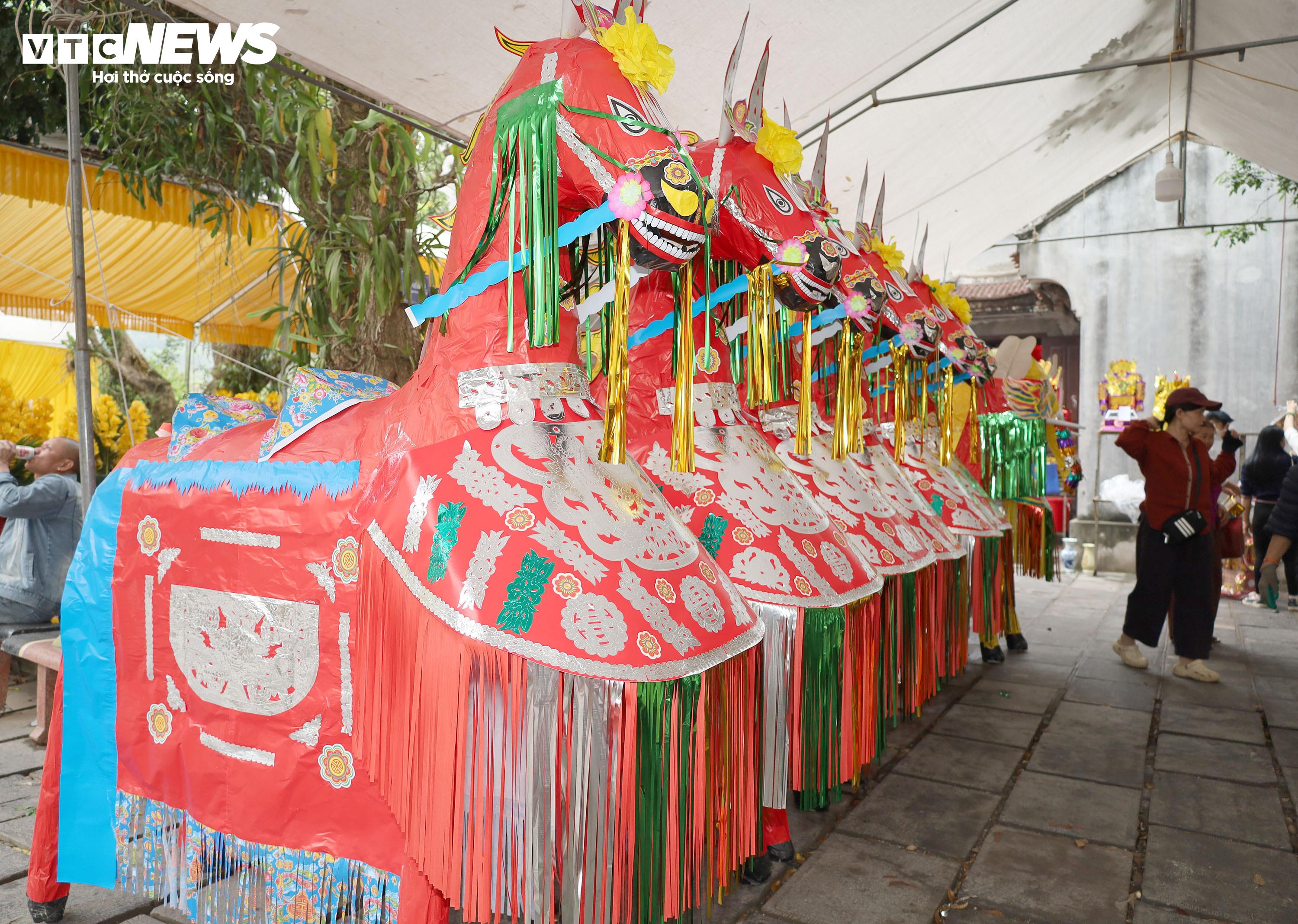 Ngột ngạt khói lửa, quá tải vàng mã ở lễ hội Côn Sơn - Kiếp Bạc - 16