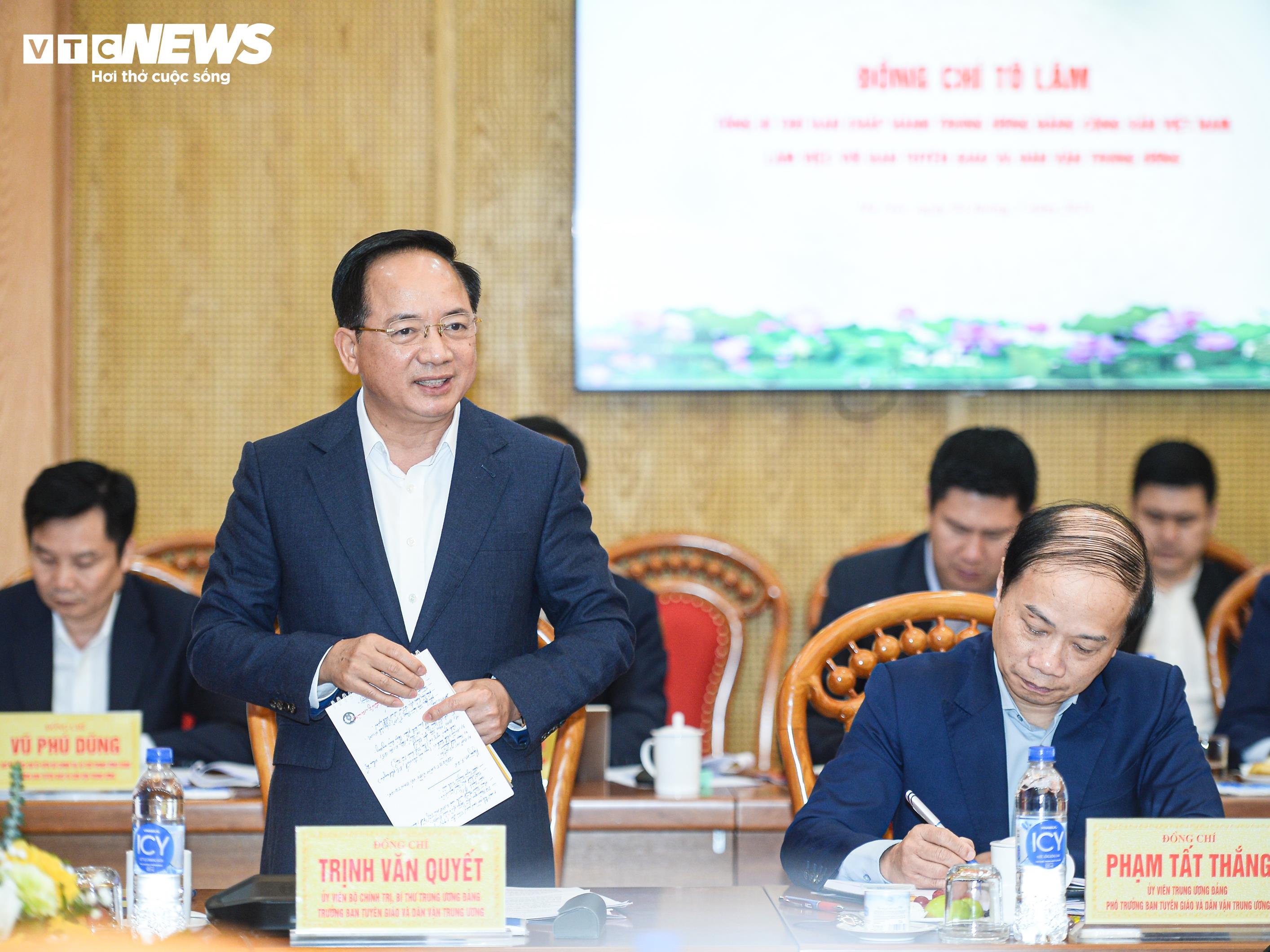 Trưởng Ban Tuyên giáo và Dân vận Trung ương Trịnh Văn Quyết phát biểu tại cuộc làm việc.