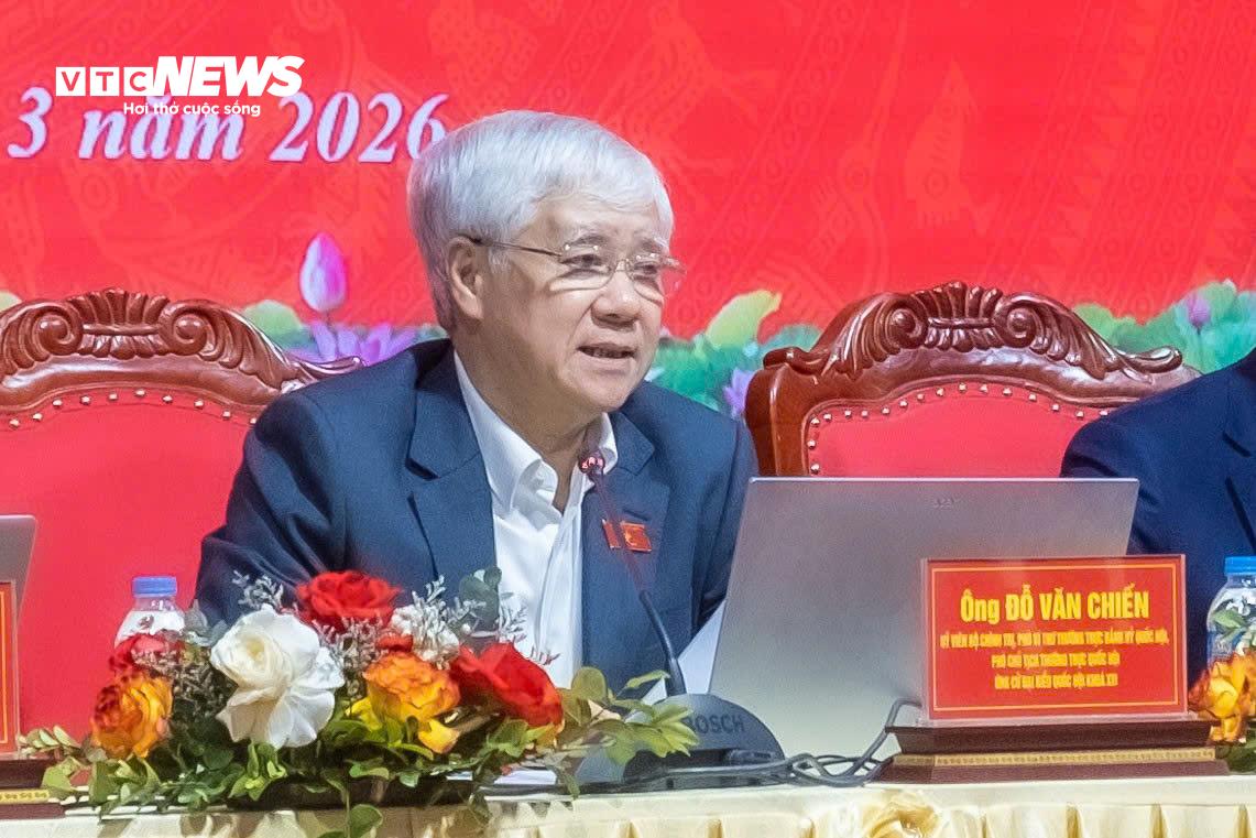 Ông Đỗ Văn Chiến, Phó Chủ tịch Thường trực Quốc hội trả lời ý kiến của cử tri tỉnh Bắc Ninh.