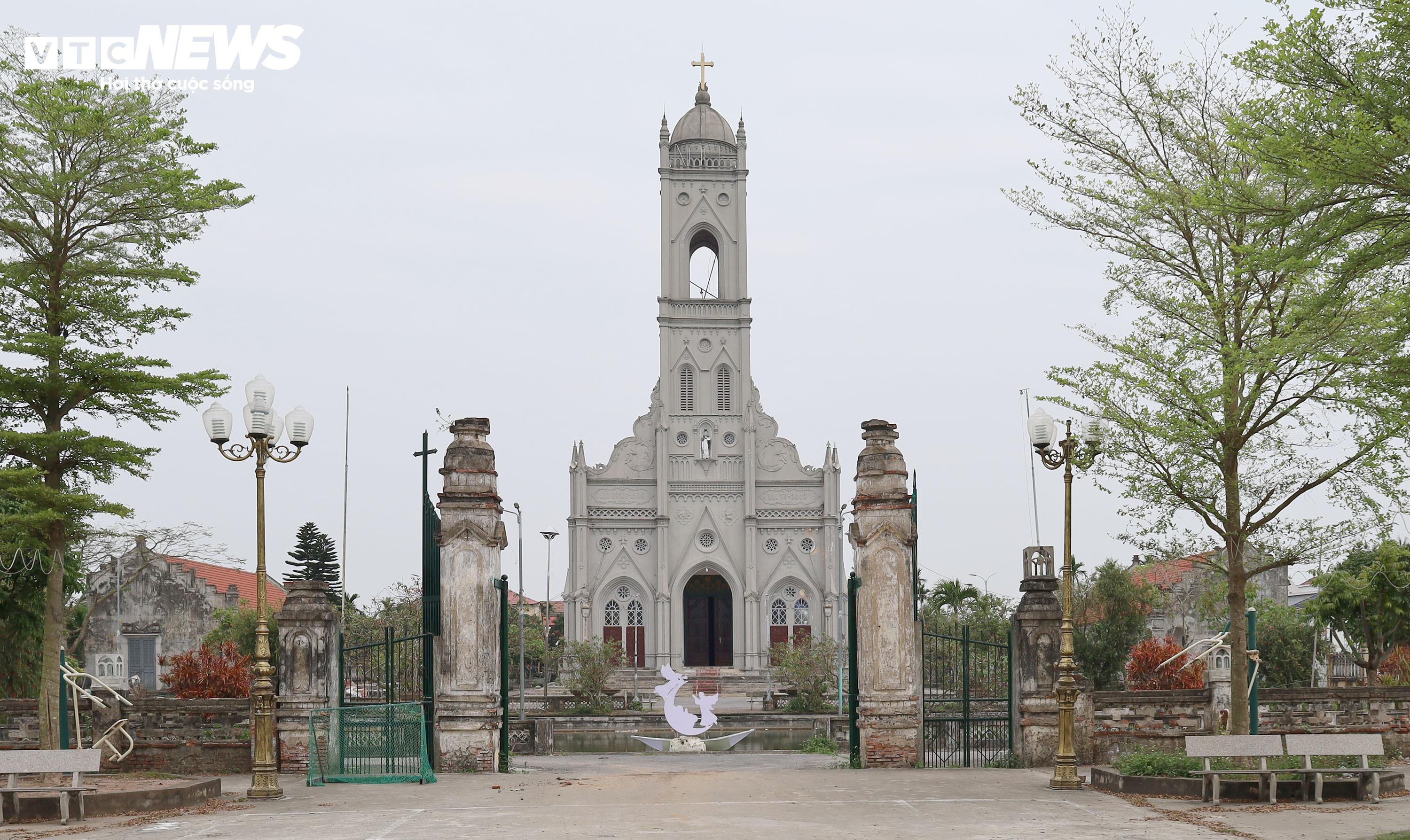 Thánh đường Giáo xứ Đông Côn, nơi có gần 4.000 giáo dân, với lịch sử gần 120 năm thành lập và hoạt động.