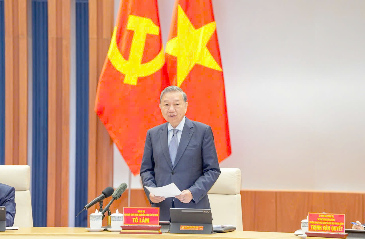 Tổng Bí thư Tô Lâm phát biểu tại buổi làm việc với Ban Chấp hành Đảng bộ thành phố ngày 16/3.
