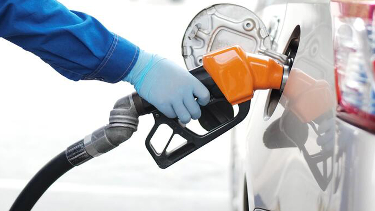 Từ 24h ngày 26/3 đến hết ngày 15/4, mức thuế bảo vệ môi trường đối với xăng (trừ etanol), dầu diezel và nhiên liệu bay là 0 đồng/lít.