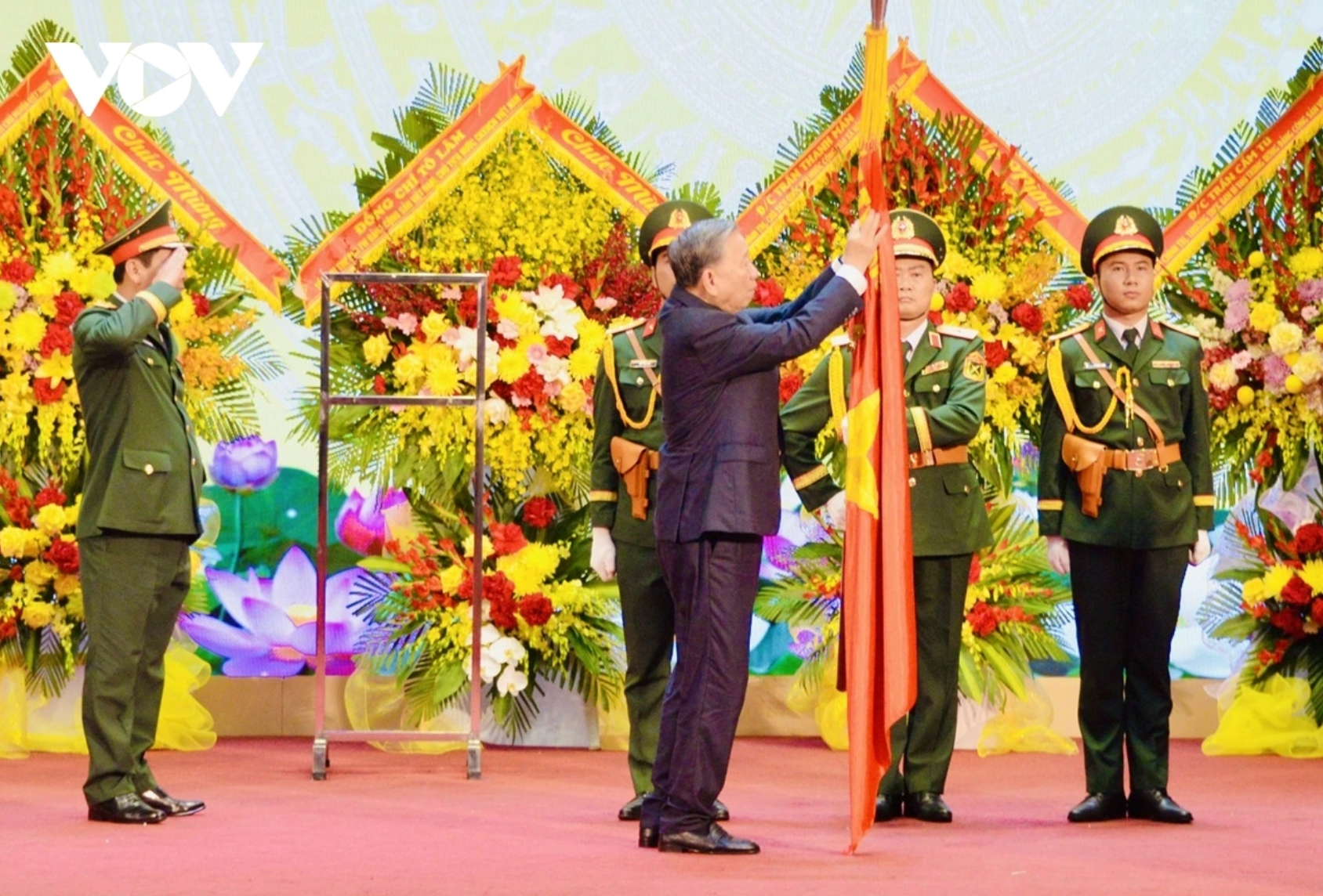 Chủ tịch nước Tô Lâm, Bí thư Quân ủy Trung ương về dự và trao danh hiệu Anh hùng lực lượng vũ trang Nhân dân tặng Quân khu 1, Bộ Quốc phòng.