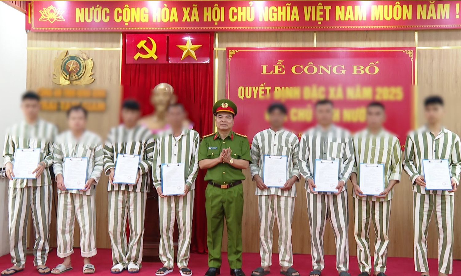 Tổ chức tha người được đặc xá theo Quyết định của Chủ tịch nước vào ngày 1/6.