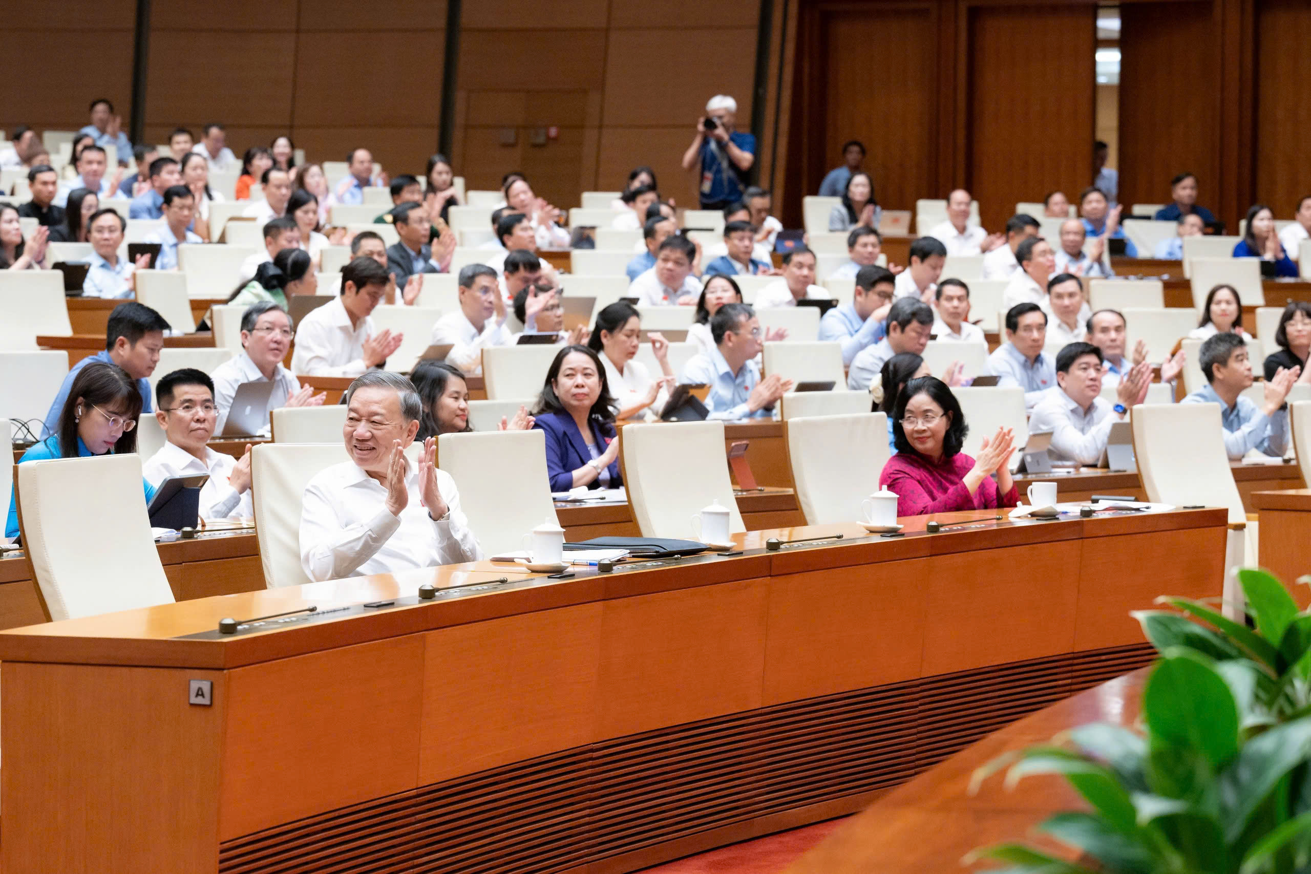 Tổng Bí thư, Chủ tịch nước Tô Lâm và các đại biểu Quốc hội.