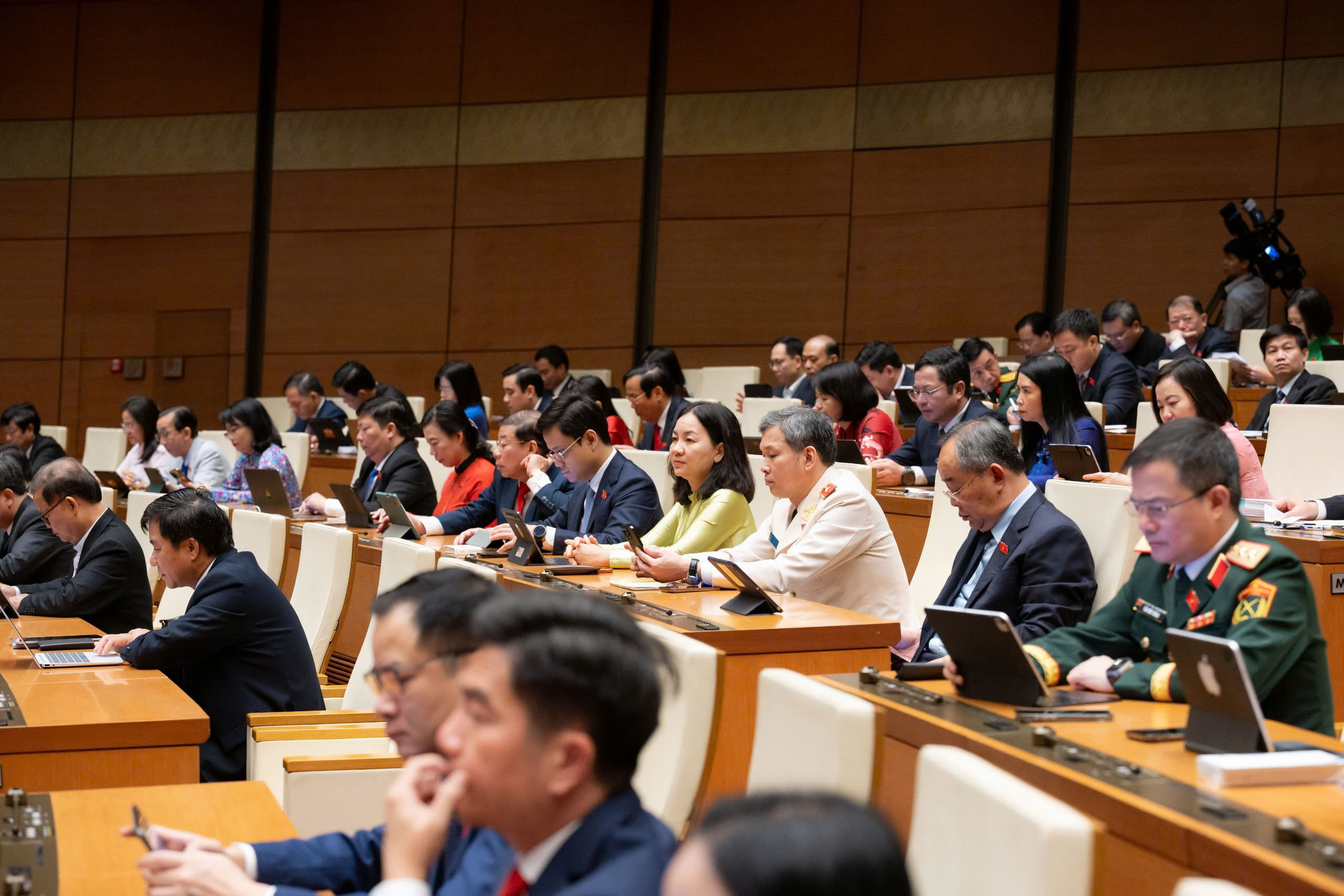 Các đại biểu Quốc hội tại phiên họp sáng 24/4.