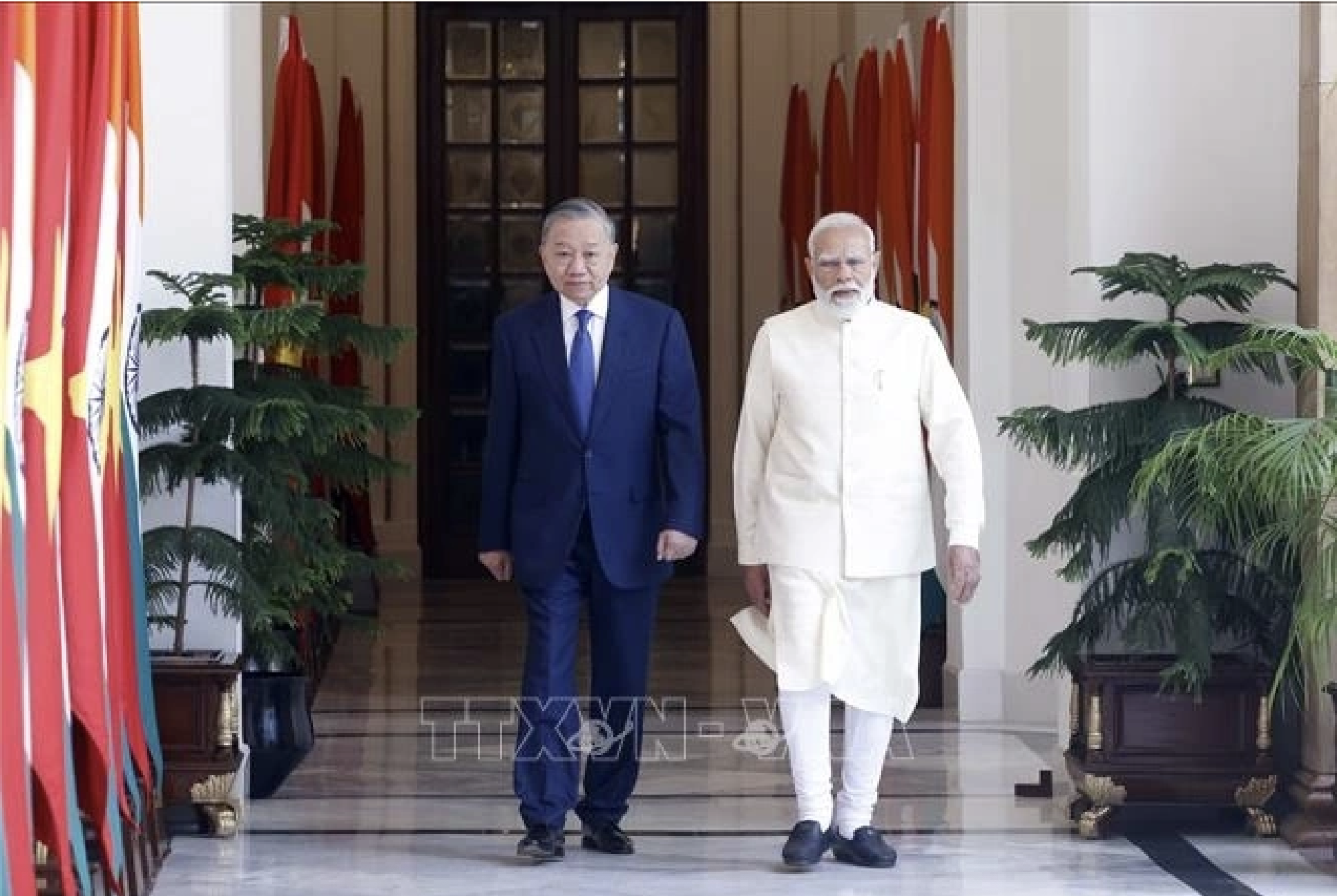 Tổng Bí thư, Chủ tịch nước Tô Lâm và Thủ tướng Ấn Độ Narendra Modi gặp hẹp. (Ảnh: Thống Nhất/TTXVN)
