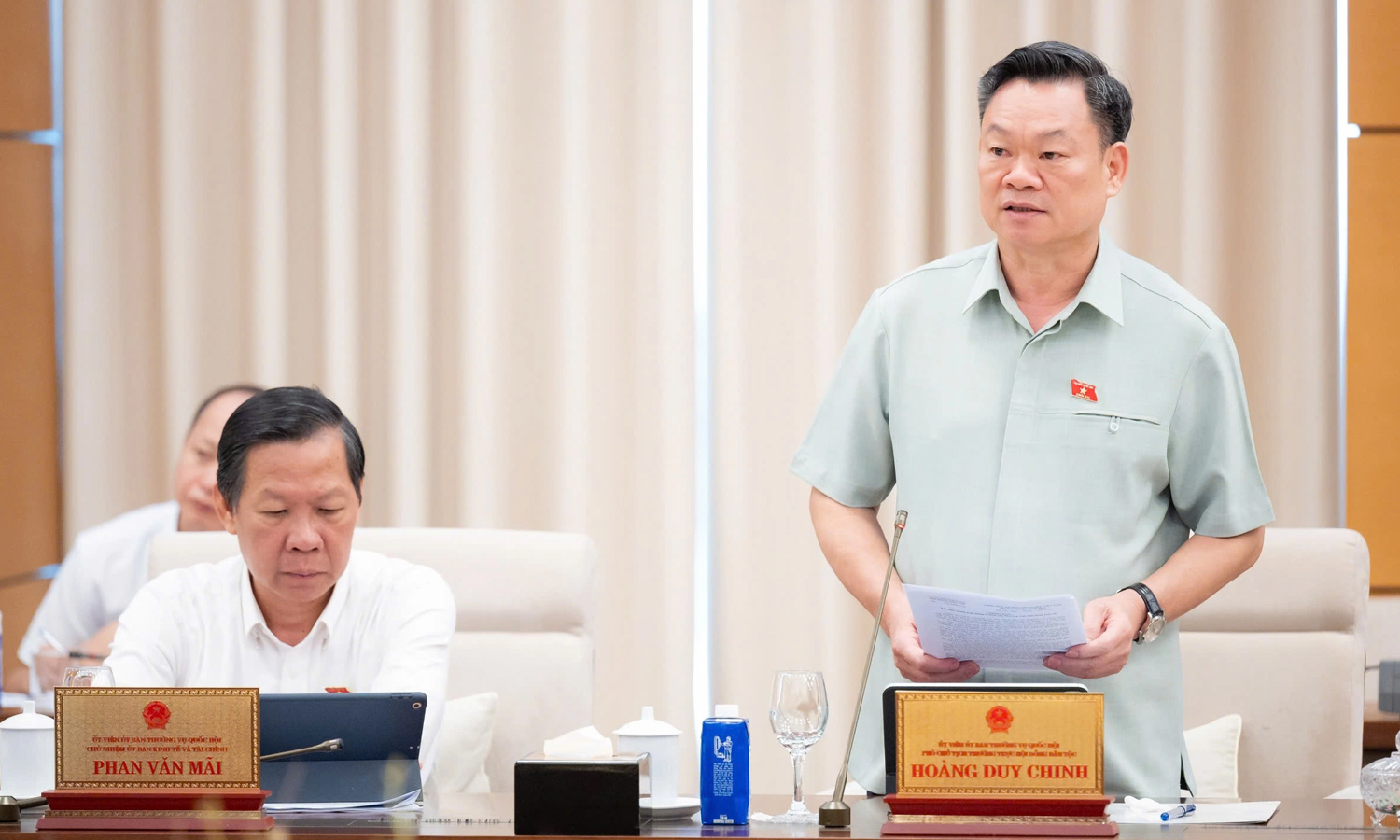 Phó Chủ tịch Thường trực Hội đồng Dân tộc Hoàng Duy Chinh.