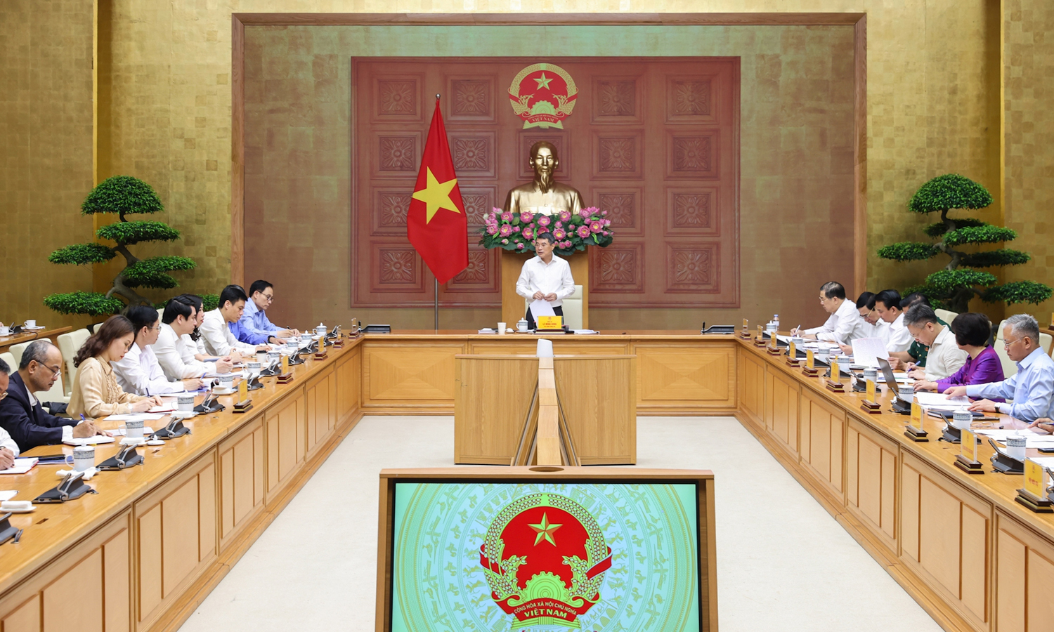 Quang cảnh cuộc làm việc.