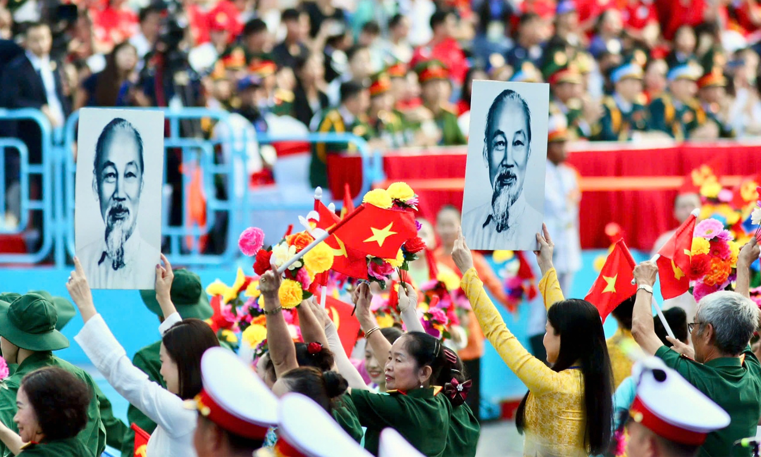Chủ tịch Hồ Chí Minh không chỉ là người tìm ra con đường cứu nước, giải phóng dân tộc, mà còn là người đặt nền móng tư tưởng cho sự nghiệp xây dựng, bảo vệ và phát triển đất nước Việt Nam trong thời đại mới.