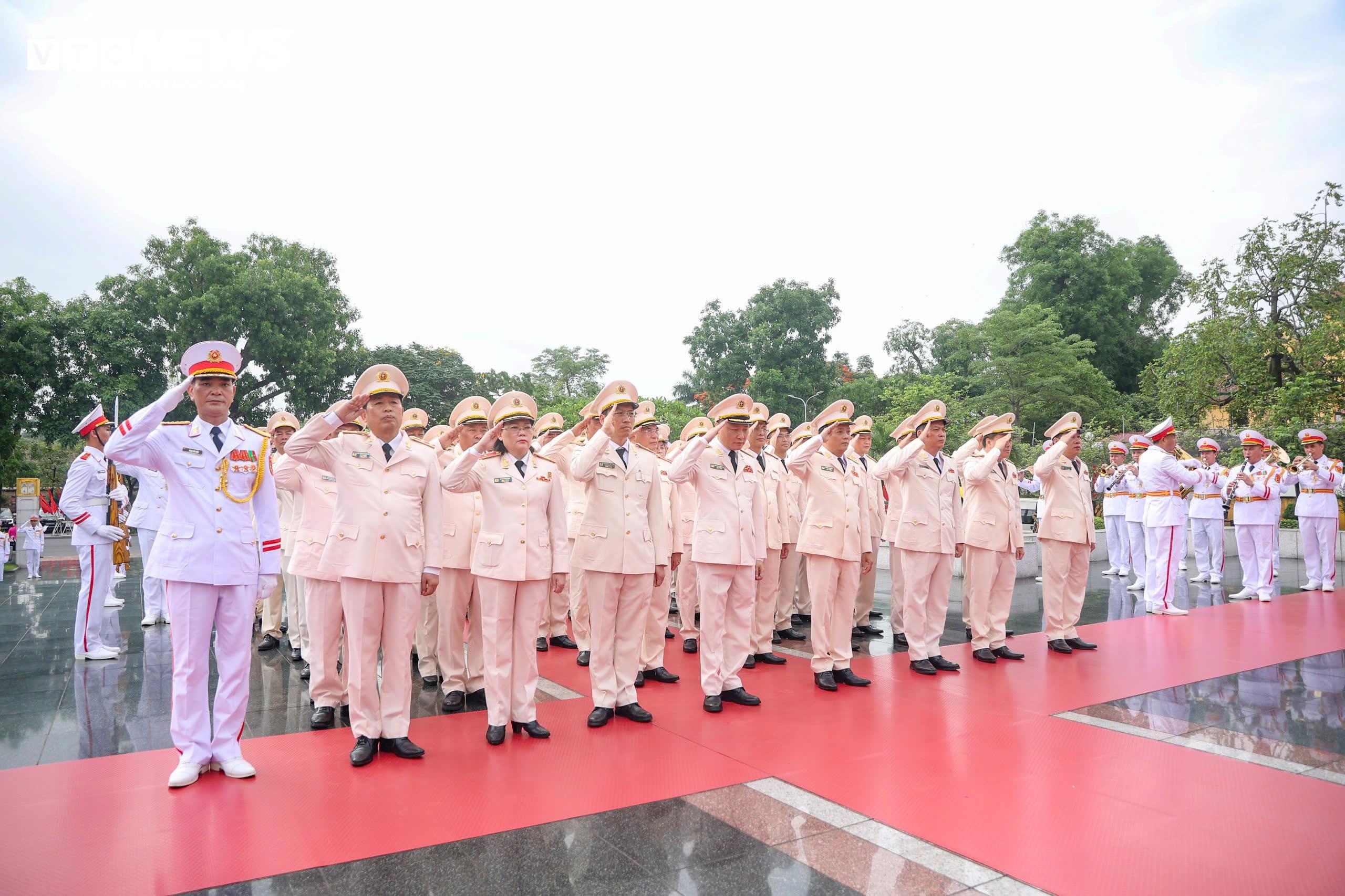 Lãnh đạo Đảng, Nhà nước vào Lăng viếng Chủ tịch Hồ Chí Minh - 11