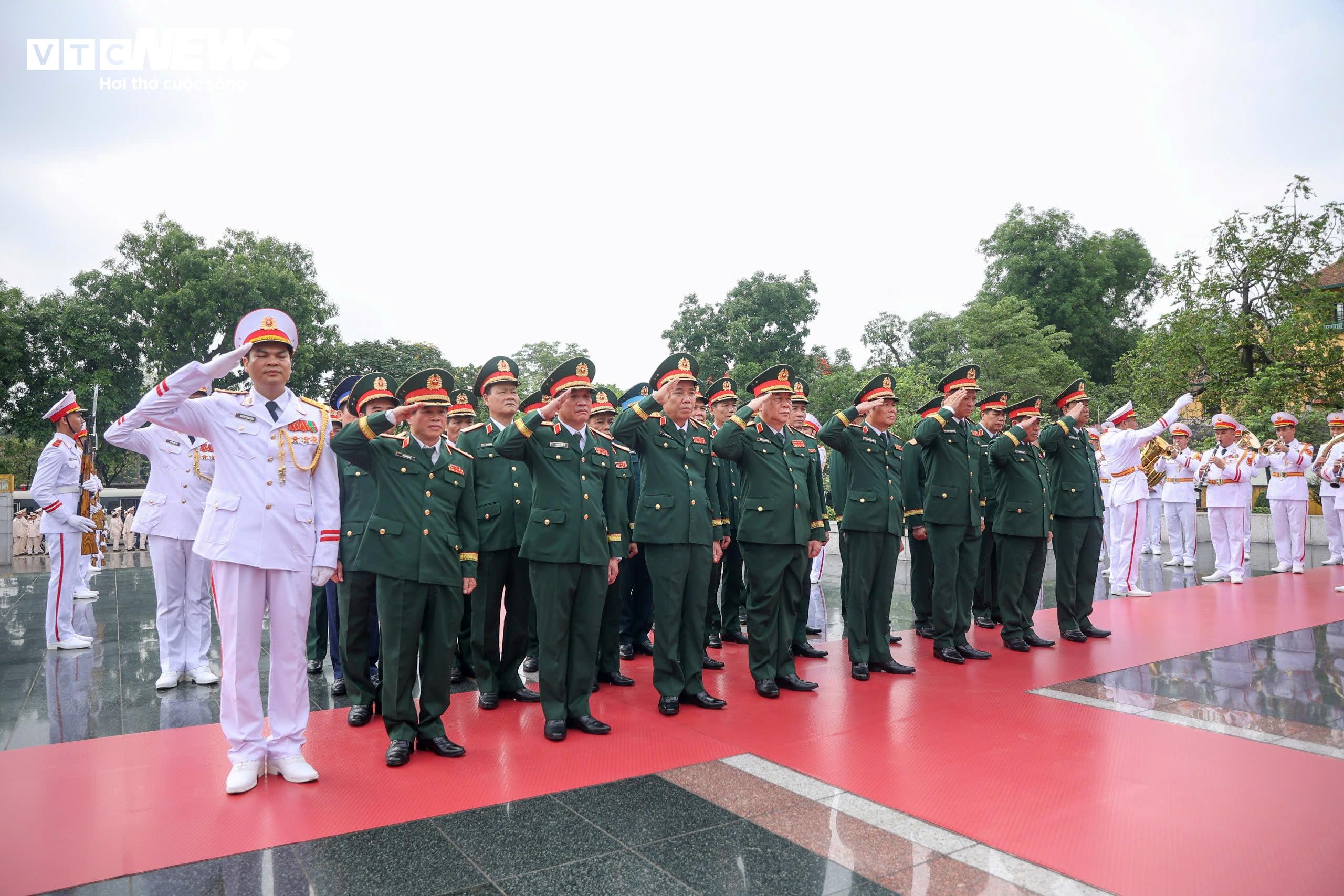 Lãnh đạo Đảng, Nhà nước vào Lăng viếng Chủ tịch Hồ Chí Minh - 10