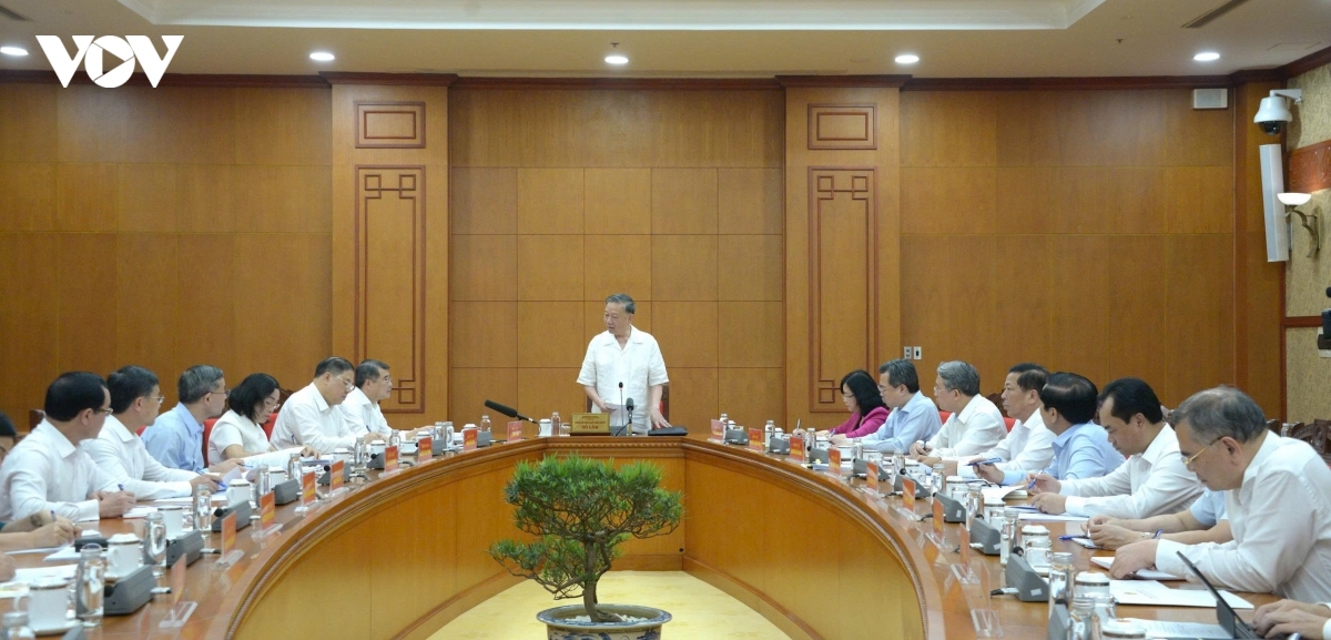 Quang cảnh buổi làm việc.