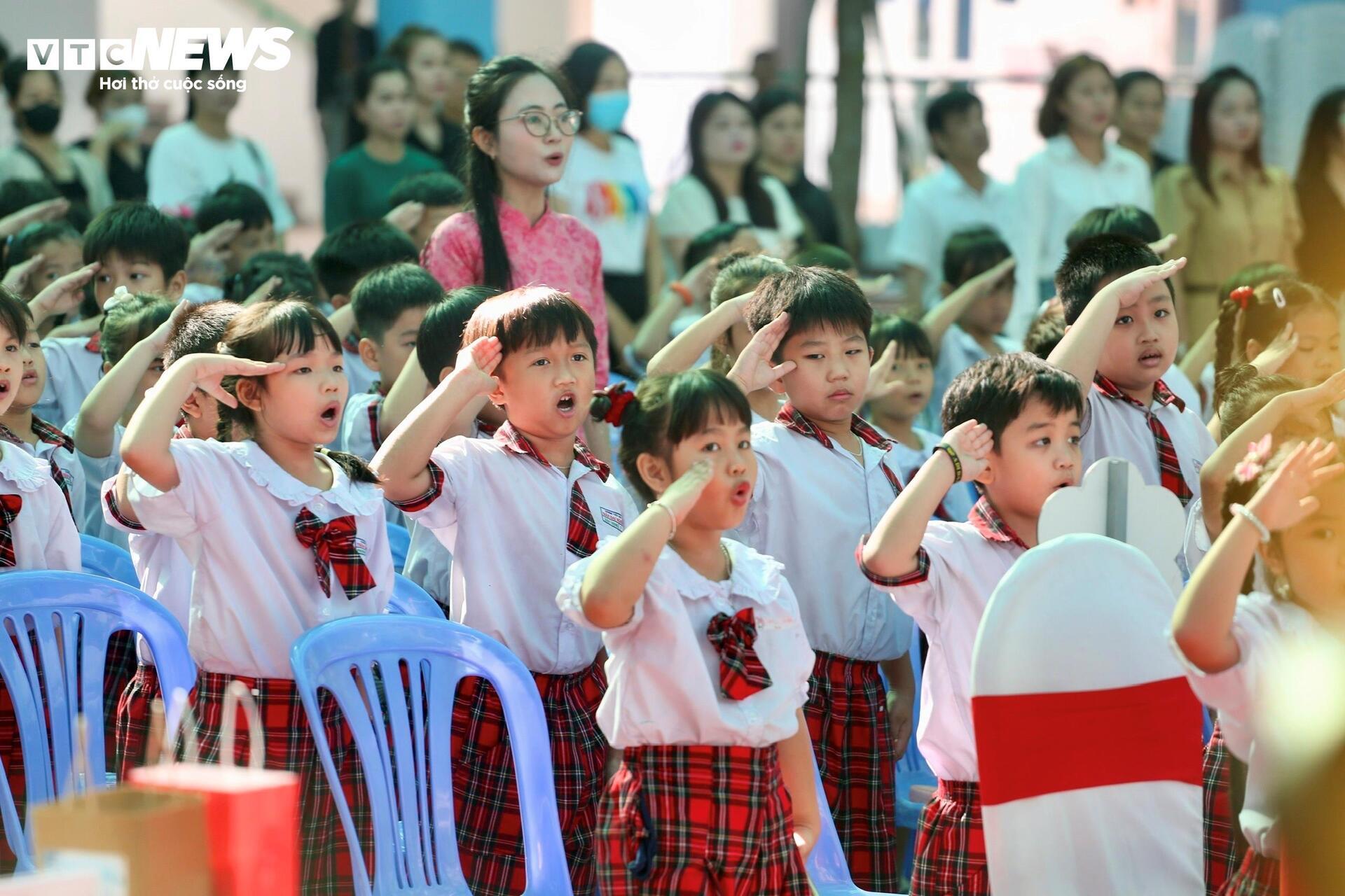 Nhiều phụ huynh còn chưa rõ về cách đánh giá học sinh tiểu học. (Ảnh minh họa)