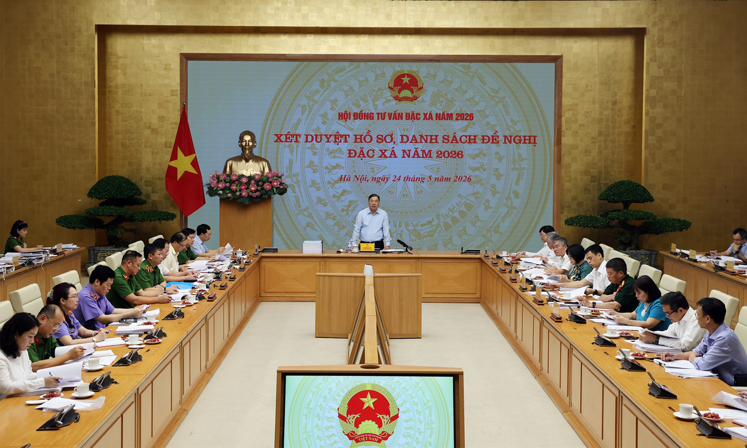 Phó Thủ tướng Thường trực Phạm Gia Túc chủ trì phiên họp của Hội đồng tư vấn đặc xá năm 2026. (Ảnh: VGP)