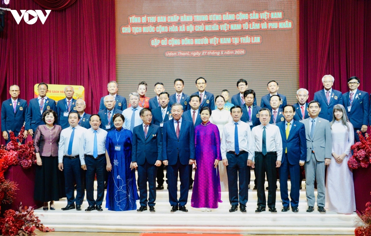 Tổng Bí thư, Chủ tịch nước Tô Lâm gặp gỡ cộng đồng người Việt Nam tại Thái Lan - 10