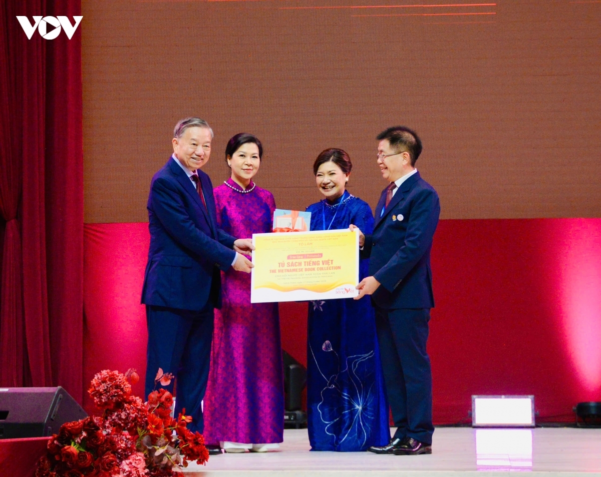 Tổng Bí thư, Chủ tịch nước Tô Lâm gặp gỡ cộng đồng người Việt Nam tại Thái Lan - 8