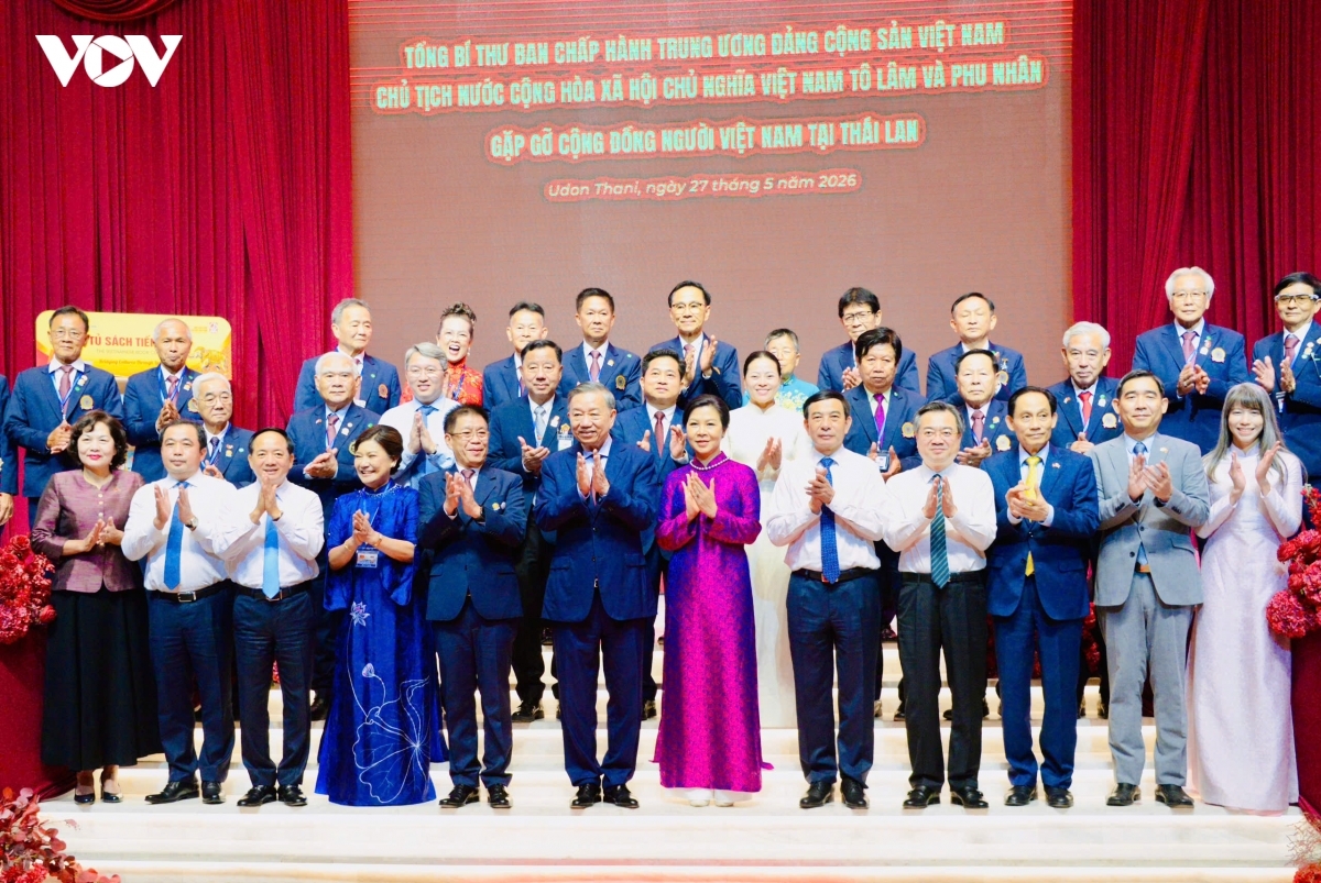 Tổng Bí thư, Chủ tịch nước Tô Lâm gặp gỡ cộng đồng người Việt Nam tại Thái Lan - 9
