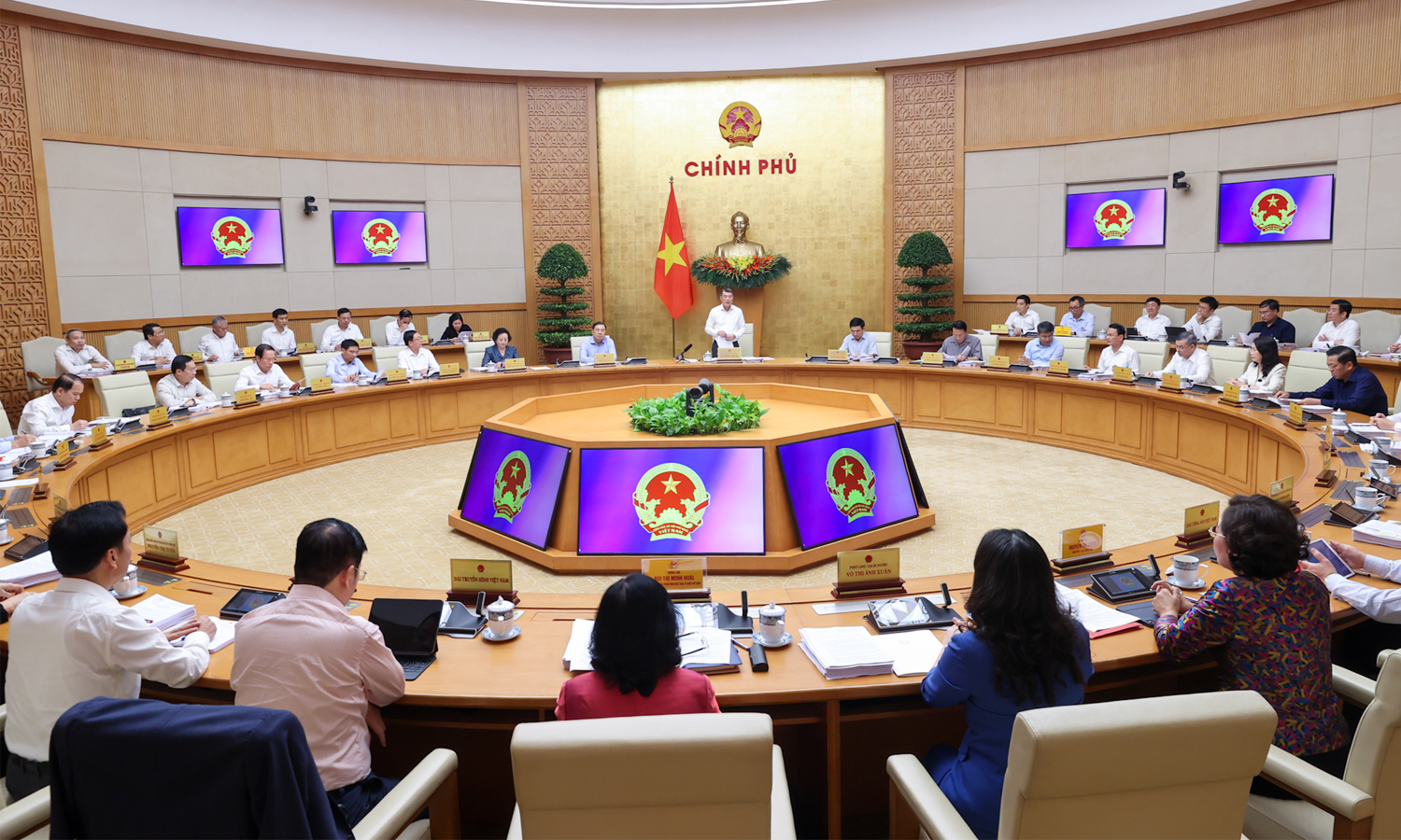 Thủ tướng Lê Minh Hưng chủ trì phiên họp Chính phủ thường kỳ tháng 4 - phiên họp Chính phủ thường kỳ đầu tiên của Chính phủ khóa XVI. (Ảnh: VGP)