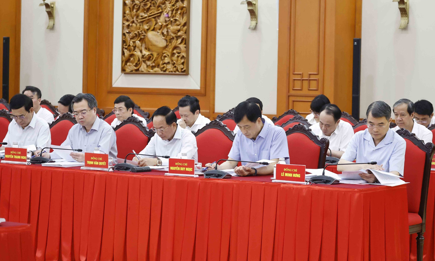 Thủ tướng Lê Minh Hưng và các đại biểu tham dự cuộc họp. (Ảnh: TTXVN)
