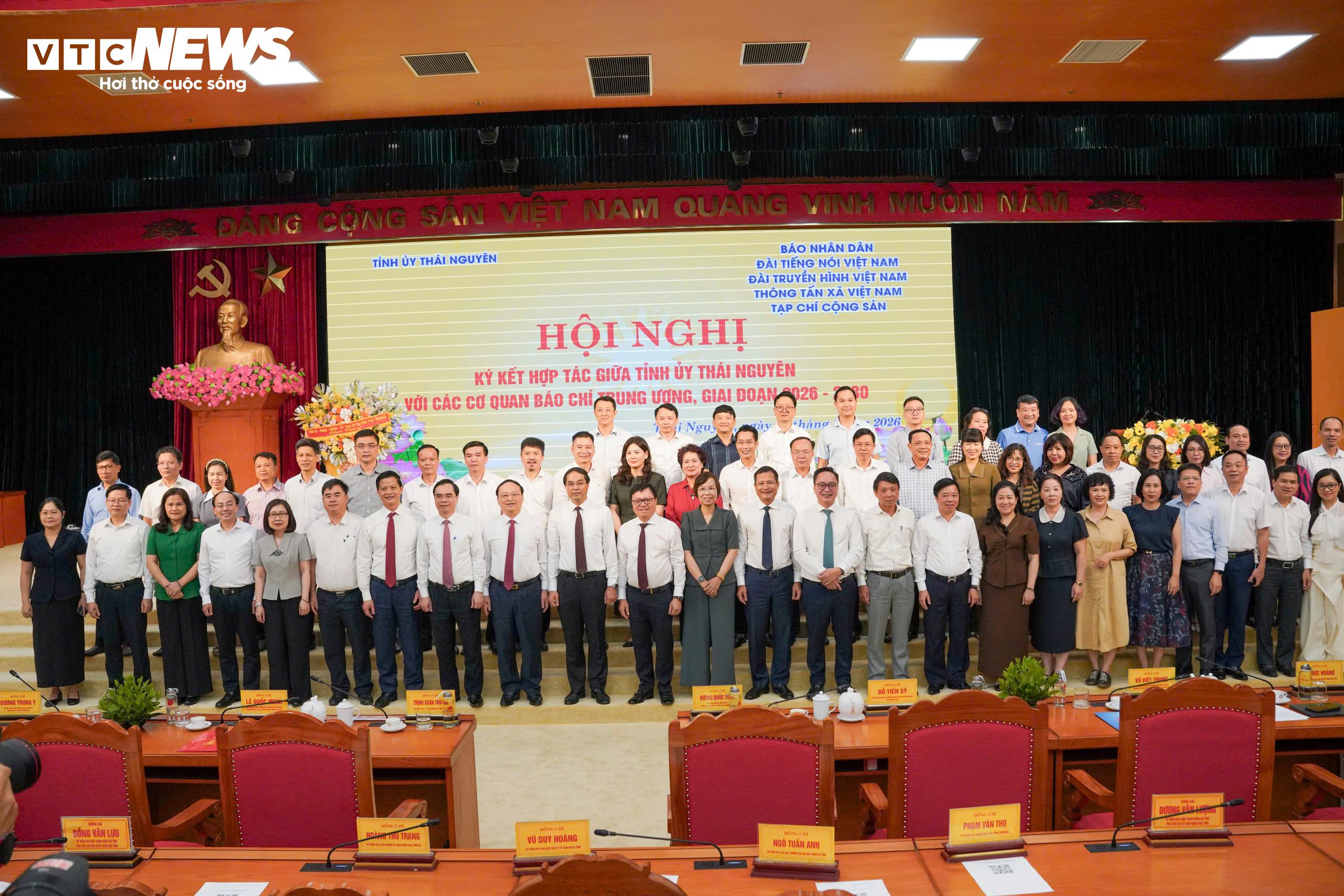 Các đại biểu tham dự hội nghị.