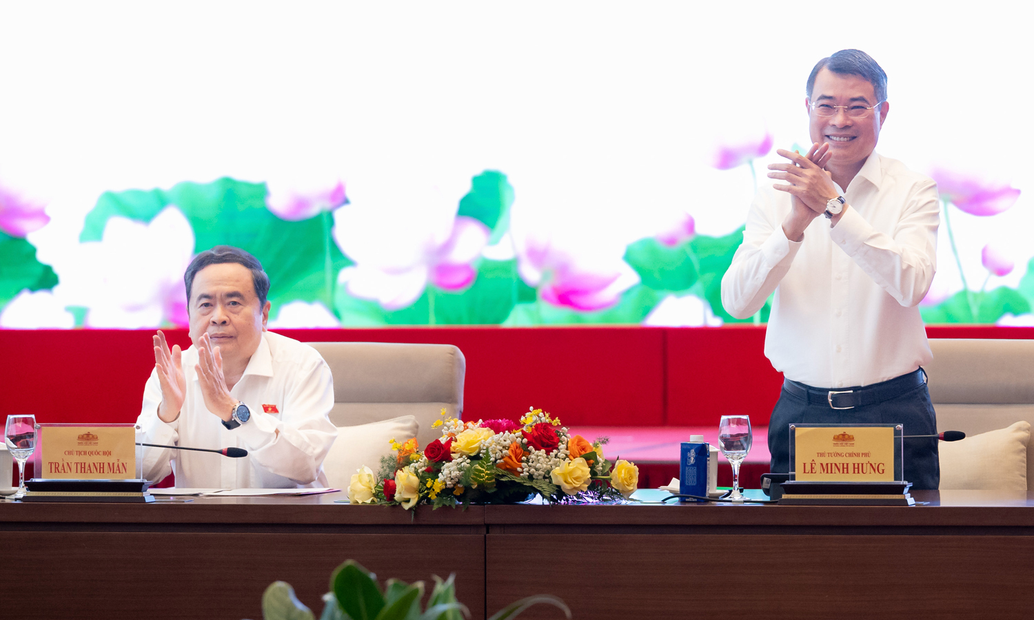 Chủ tịch Quốc hội Trần Thanh Mẫn và Thủ tướng Lê Minh Hưng gặp mặt lãnh đạo các cơ quan báo chí.