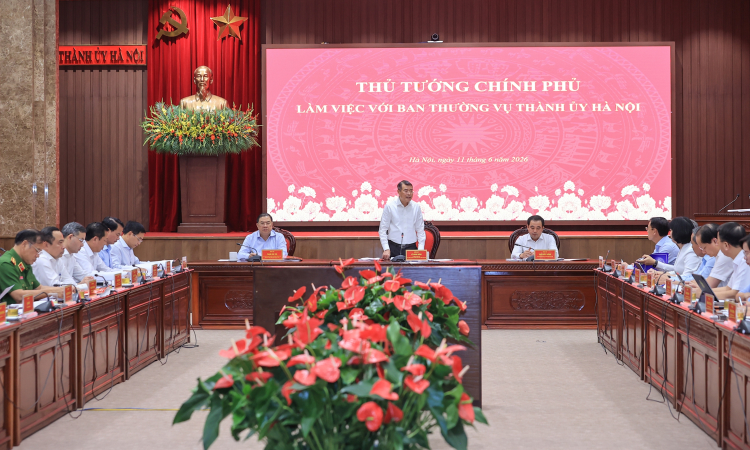Thủ tướng Lê Minh Hưng làm việc với Ban Thường vụ Thành ủy Hà Nội, chiều 11/6. (Ảnh: VGP)